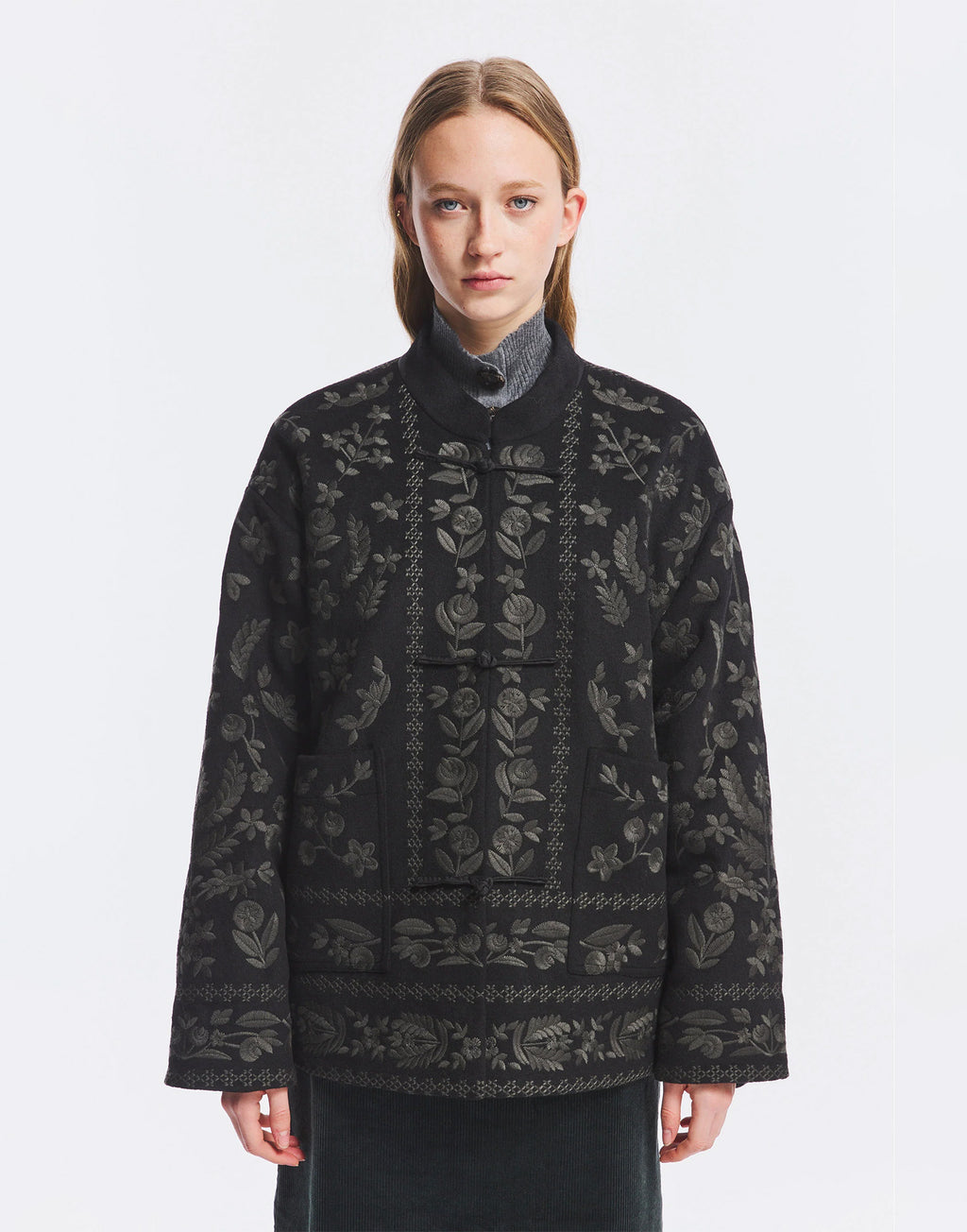 ANTIK BATIK Giacca in Misto Lana Ricamata Nera