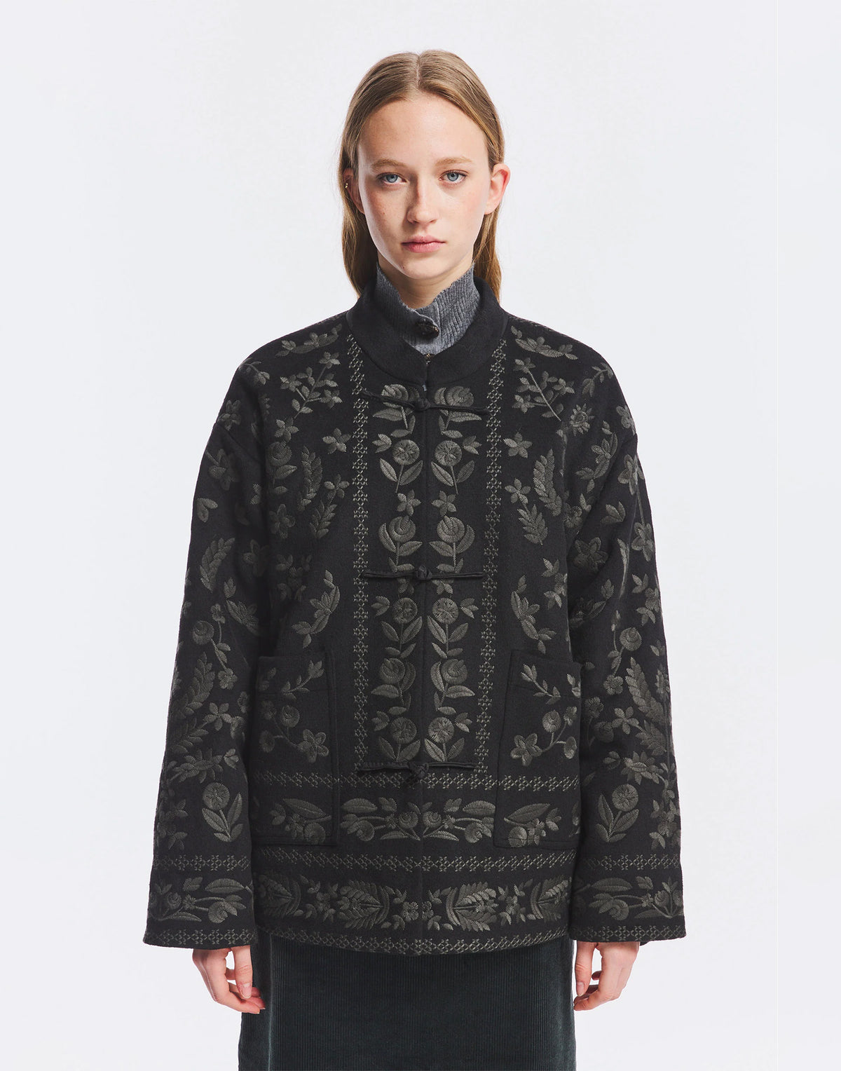 ANTIK BATIK Giacca in Misto Lana Ricamata Nera