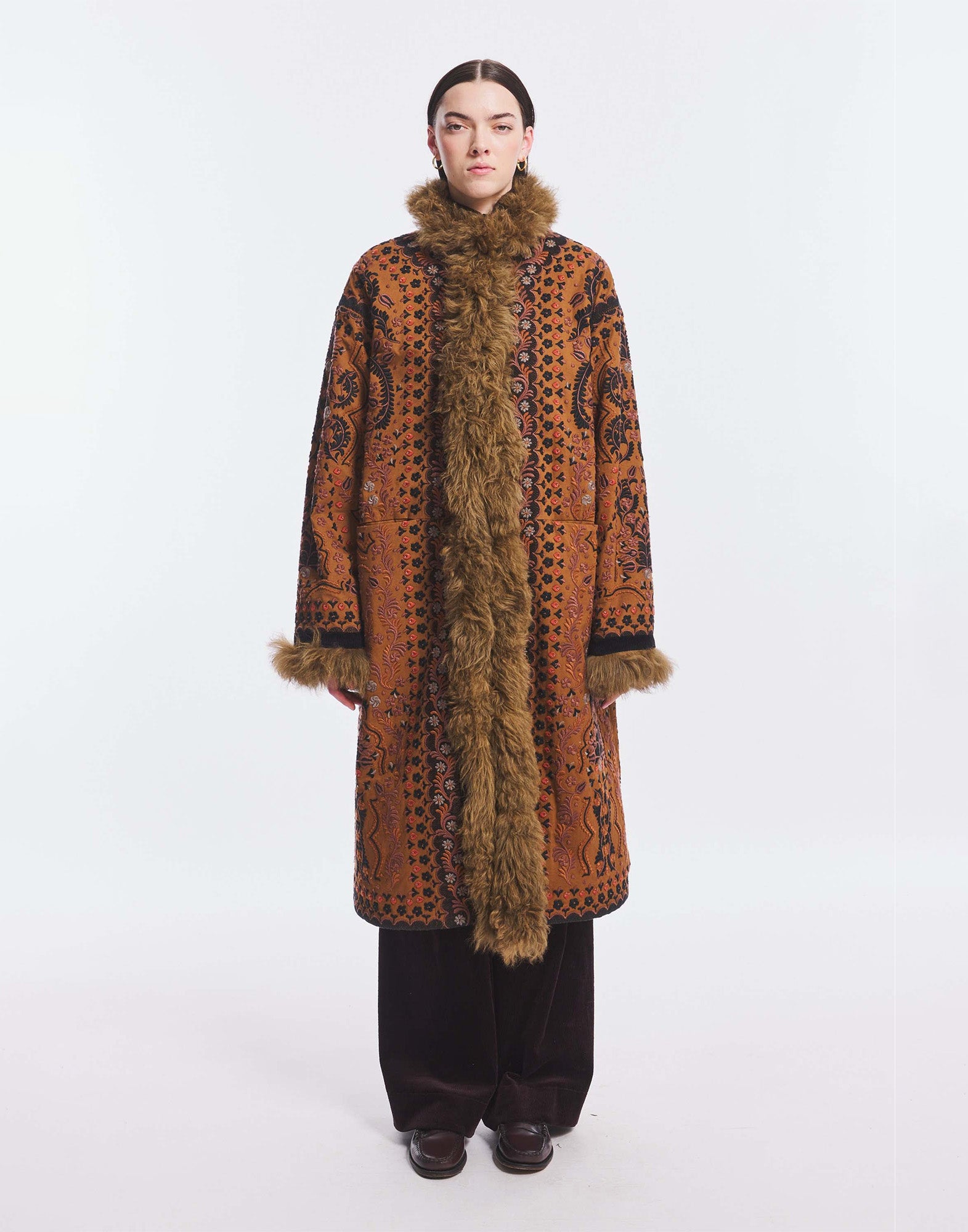 ANTIK BATIK Cappotto Ricamato con Pelliccia Camel
