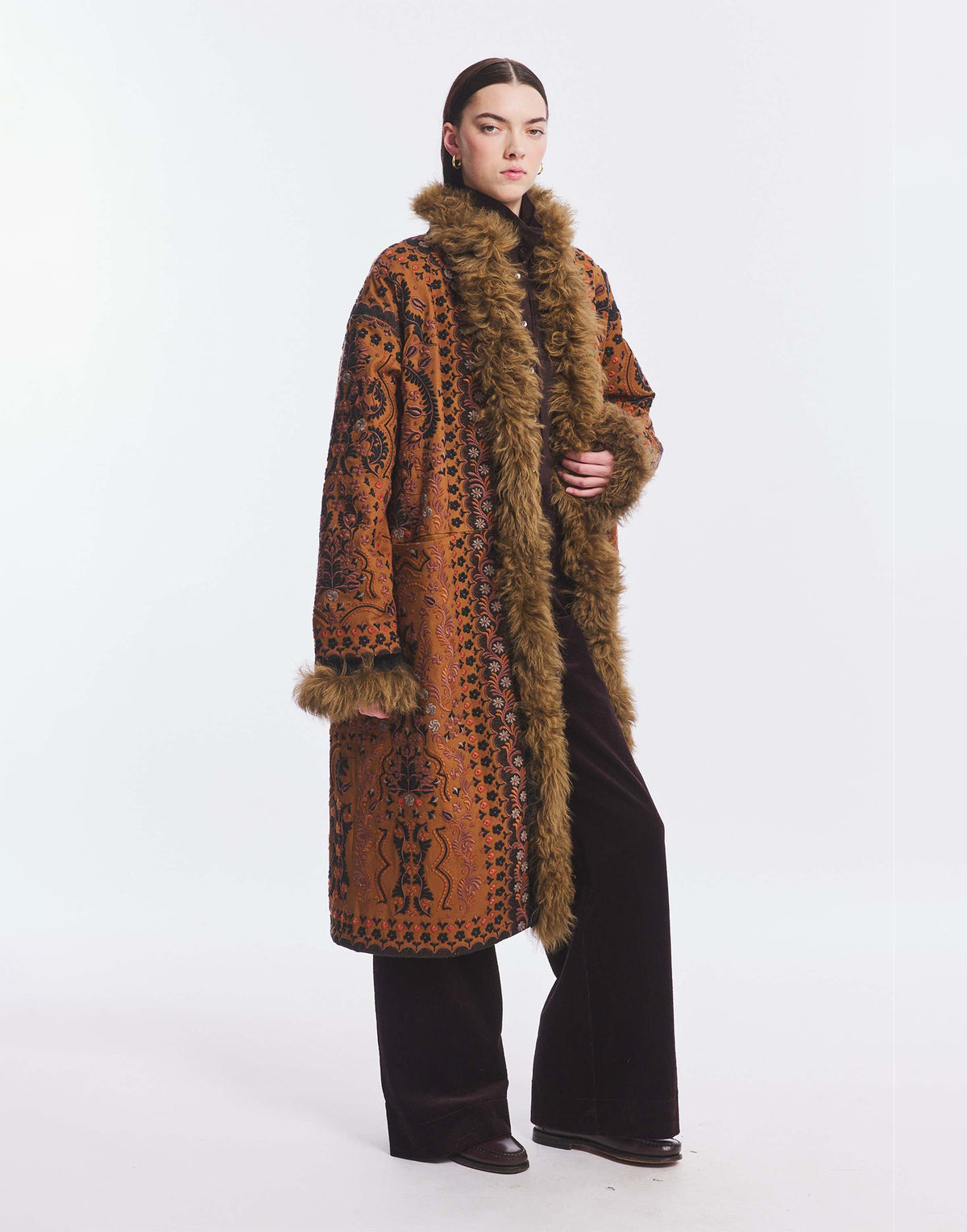 ANTIK BATIK Cappotto Ricamato con Pelliccia Camel