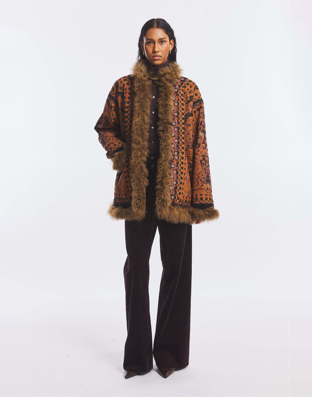 ANTIK BATIK Giacca Ricamata con Pelliccia Camel