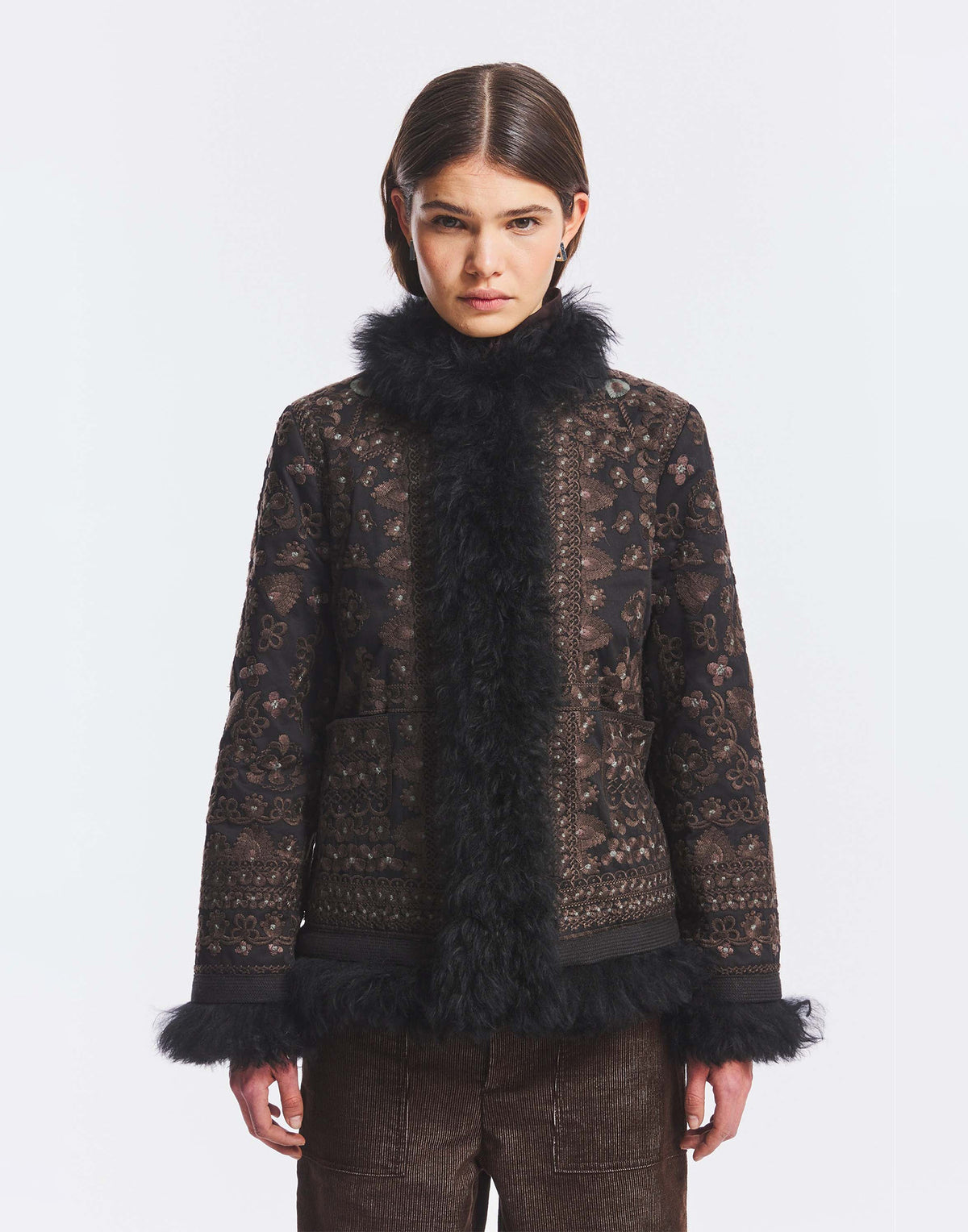 ANTIK BATIK Giacca Ricamata con Pelliccia Nera