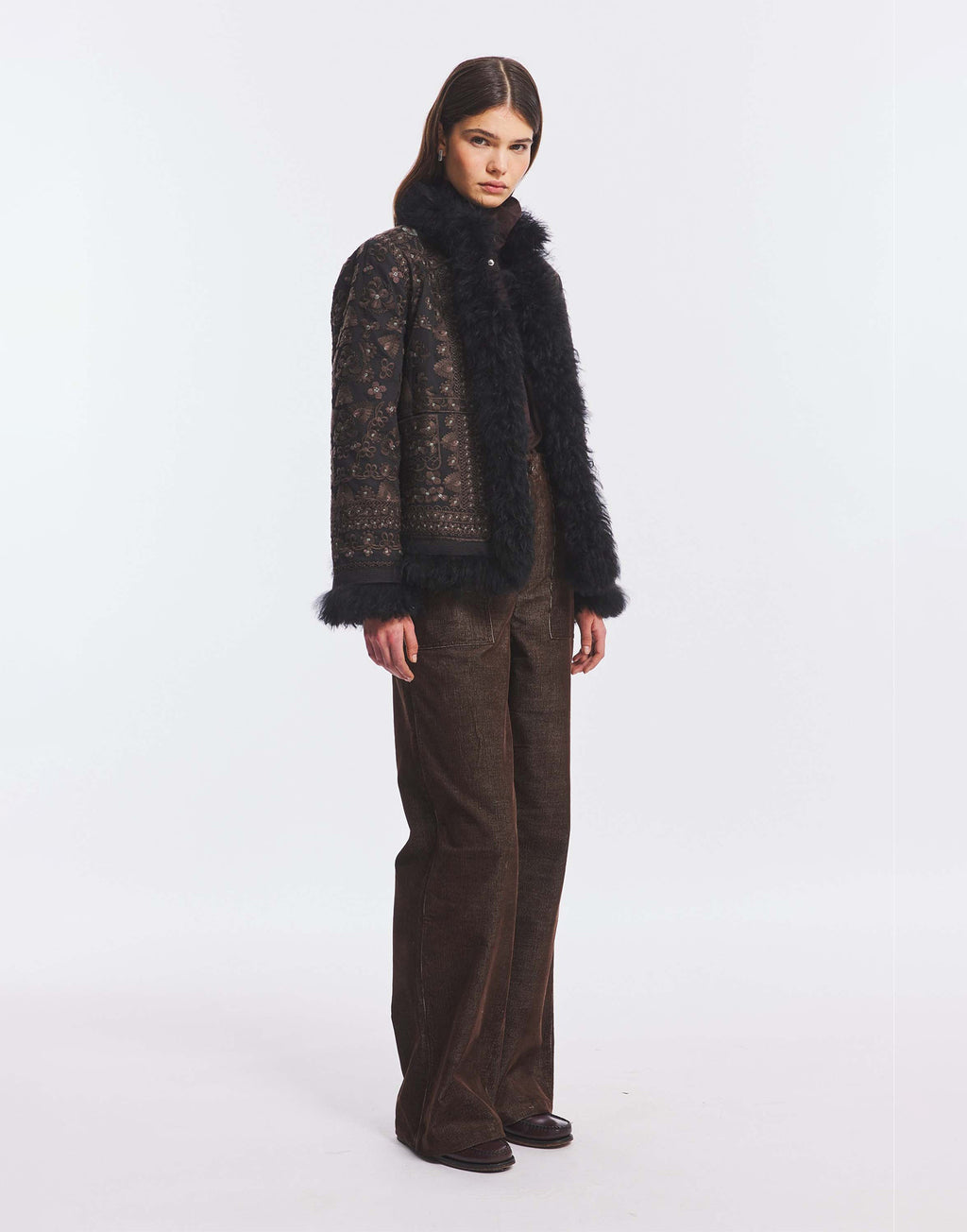 ANTIK BATIK Giacca Ricamata con Pelliccia Nera