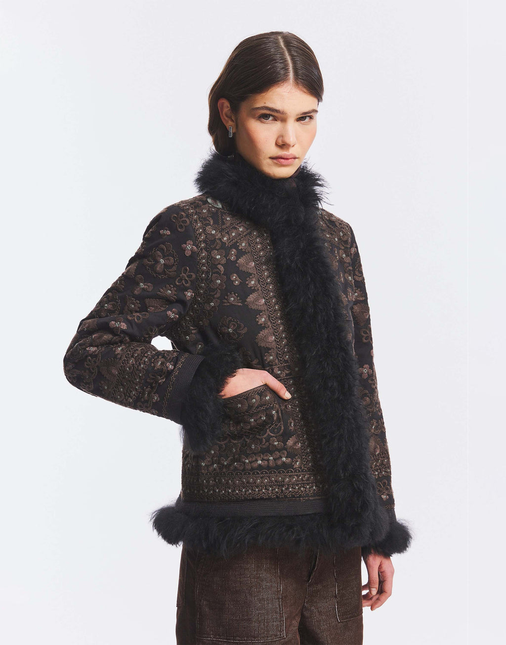 ANTIK BATIK Giacca Ricamata con Pelliccia Nera