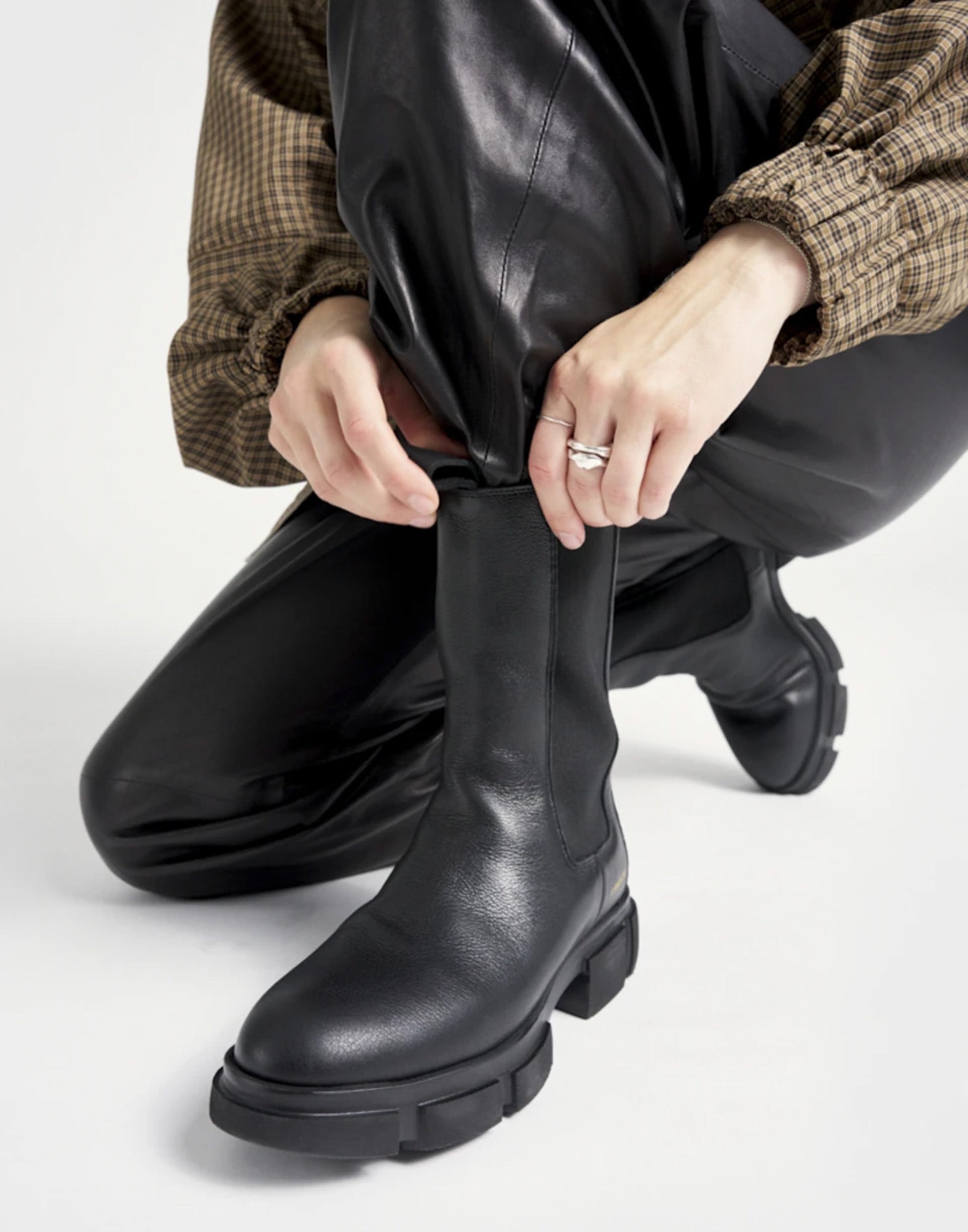 COPENHAGEN Chelsea Boots in Pelle Nera