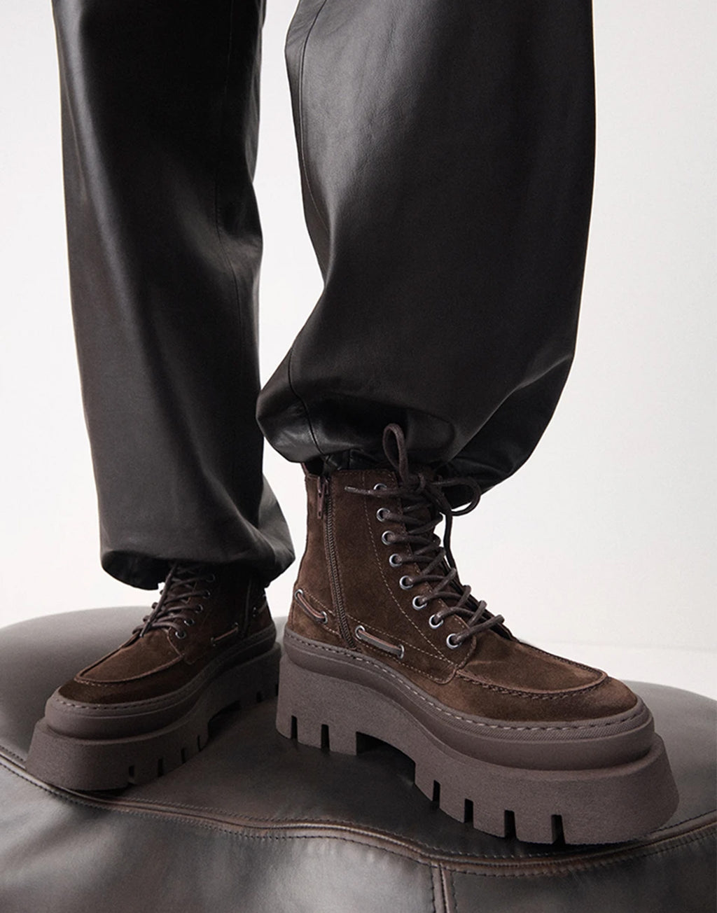 COPENHAGEN Hiker Boot in Suede Chocolate