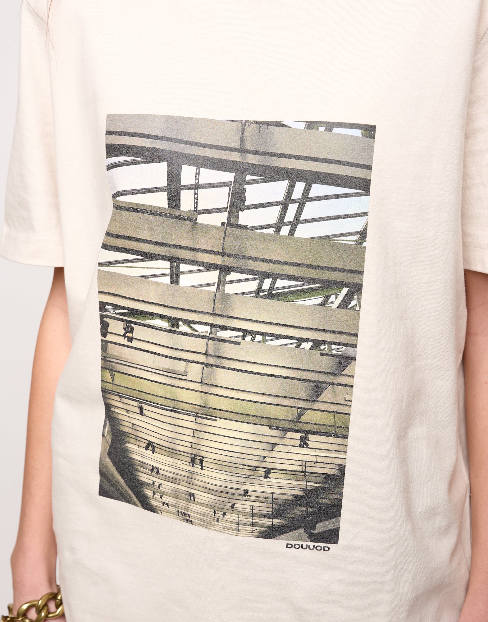 DOUUOD T-shirt in Jersey di Cotone Stampa "Travi" Burro
