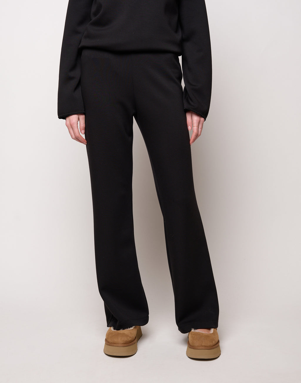 DOUUOD Pantalone Flare in Scuba con Taglio Carré Nero