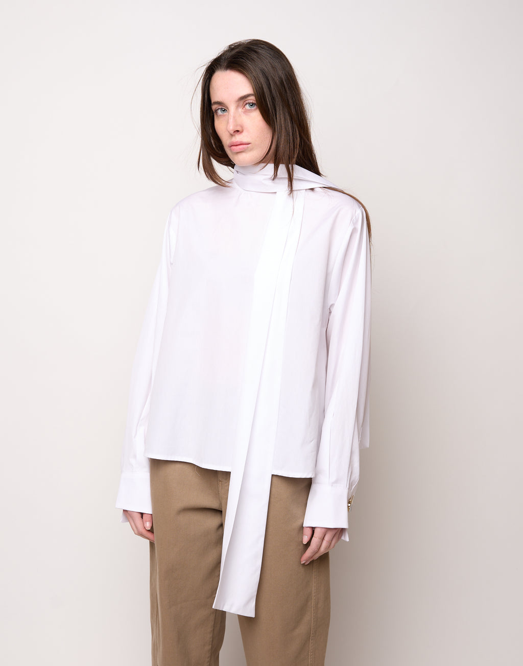 DOUUOD Blusa Girocollo Aperta sul Retro con Nastro Bianca