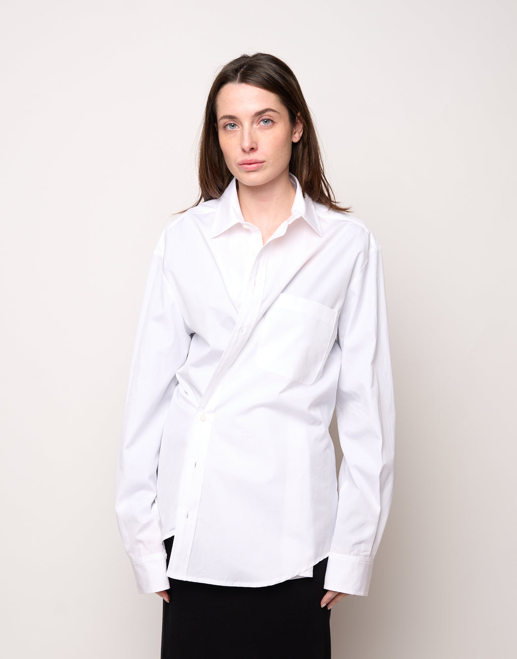 DOUUOD Camicia Genderless con Ricamo e Bottone Laterale Bianca