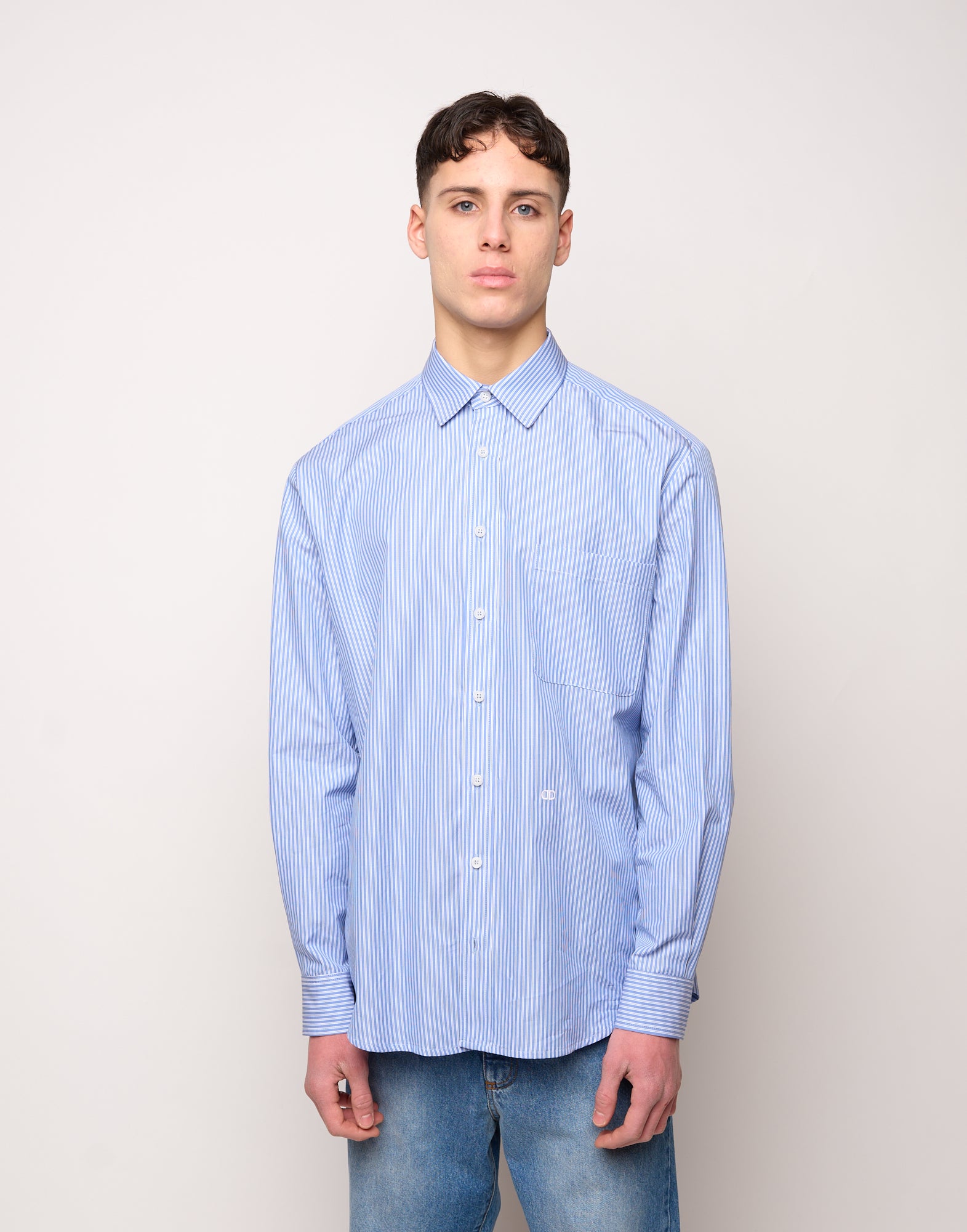 DOUUOD Camicia Genderless con Ricamo e Bottone Laterale a Righe Bianco/Azzurro