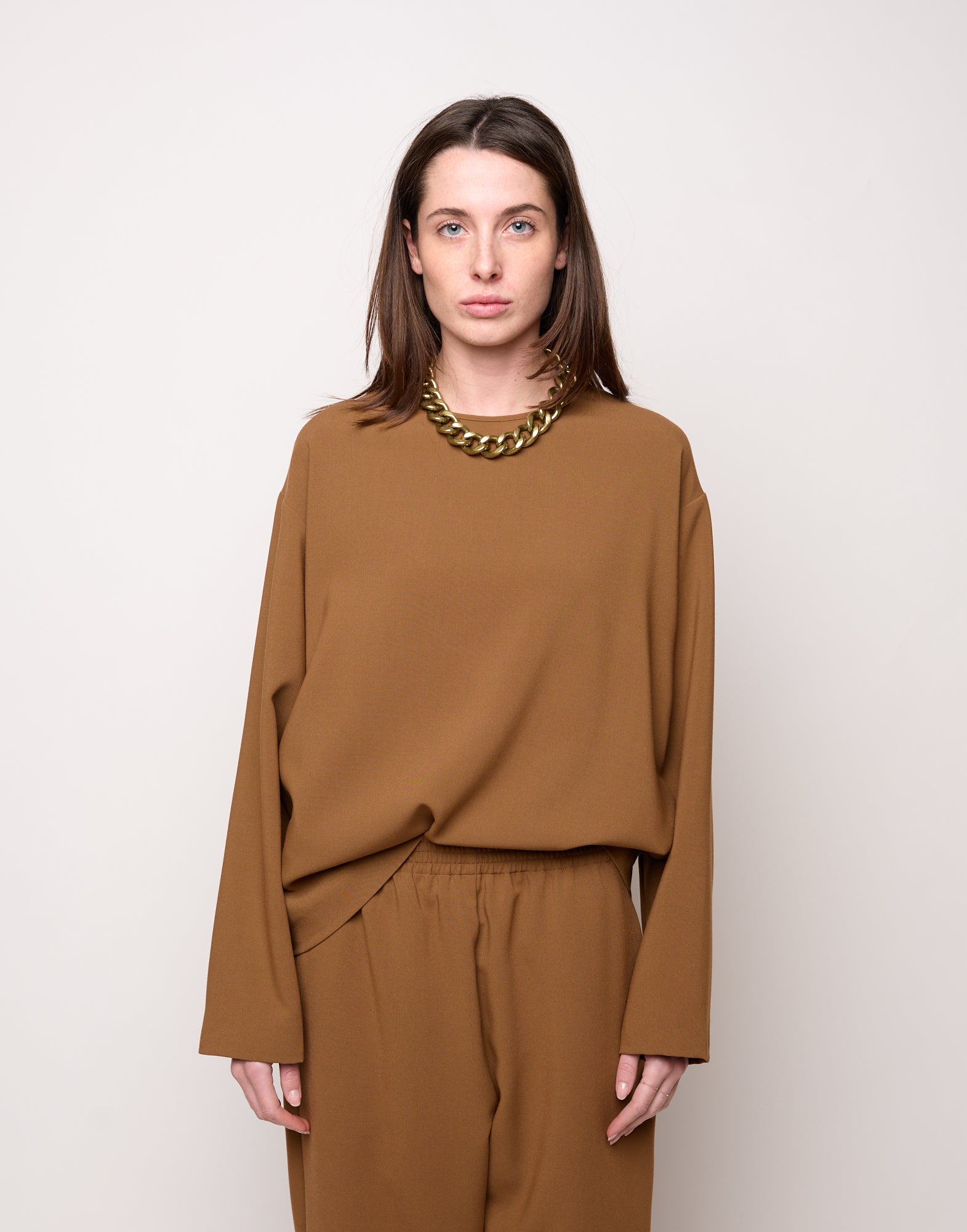 DOUUOD Blusa Scollo Tondo in Doppio Crepe Stretch Cannella