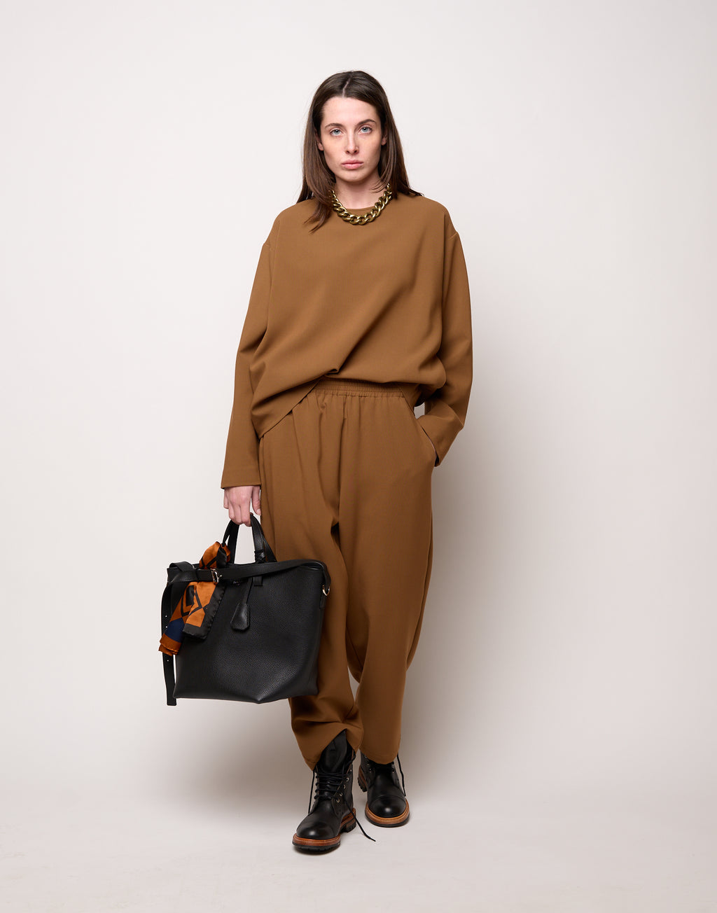 DOUUOD Blusa Scollo Tondo in Doppio Crepe Stretch Cannella