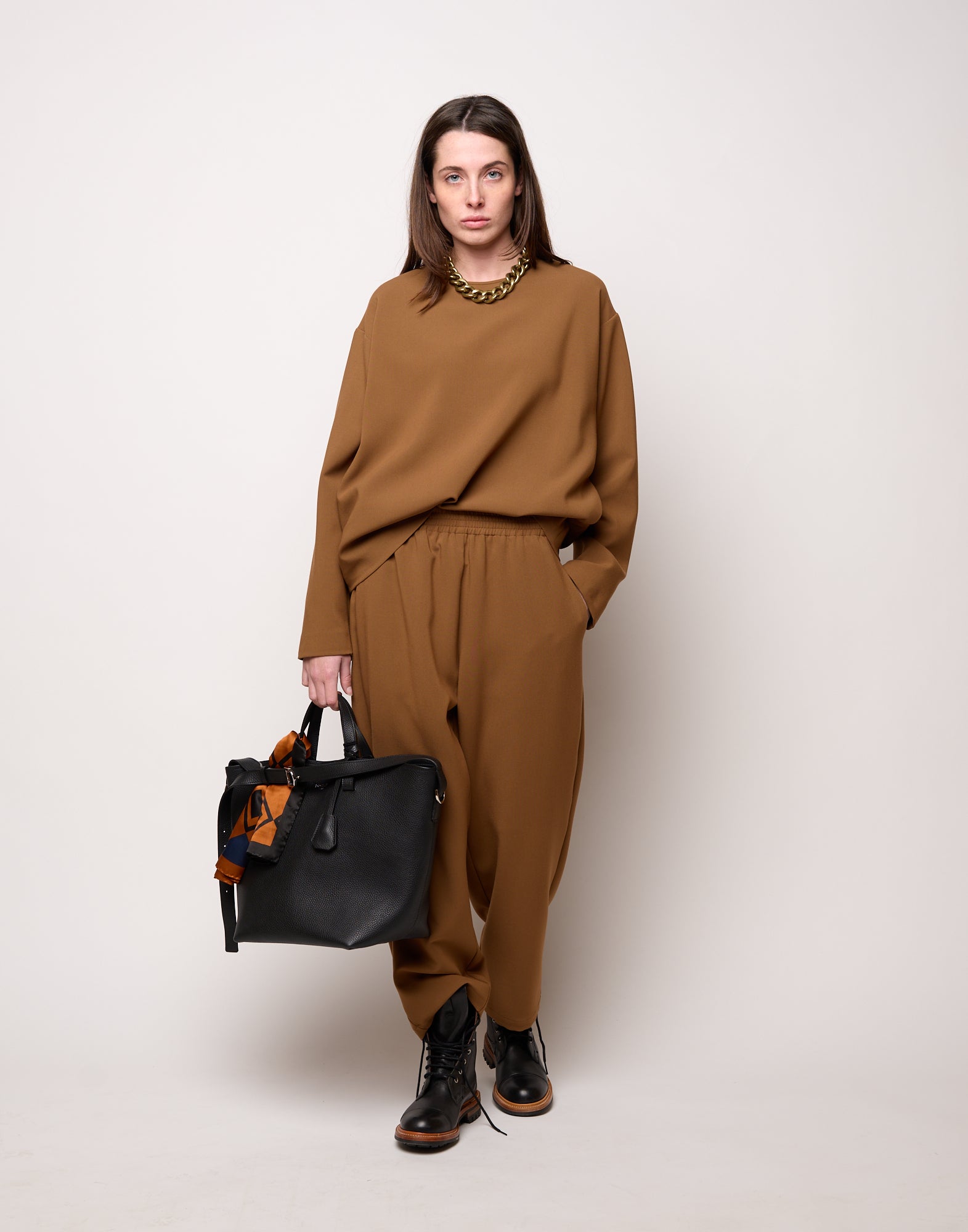 DOUUOD Blusa Scollo Tondo in Doppio Crepe Stretch Cannella