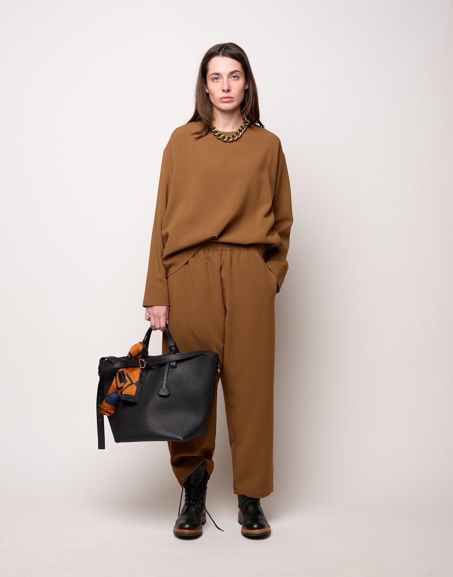 DOUUOD Blusa Scollo Tondo in Doppio Crepe Stretch Cannella