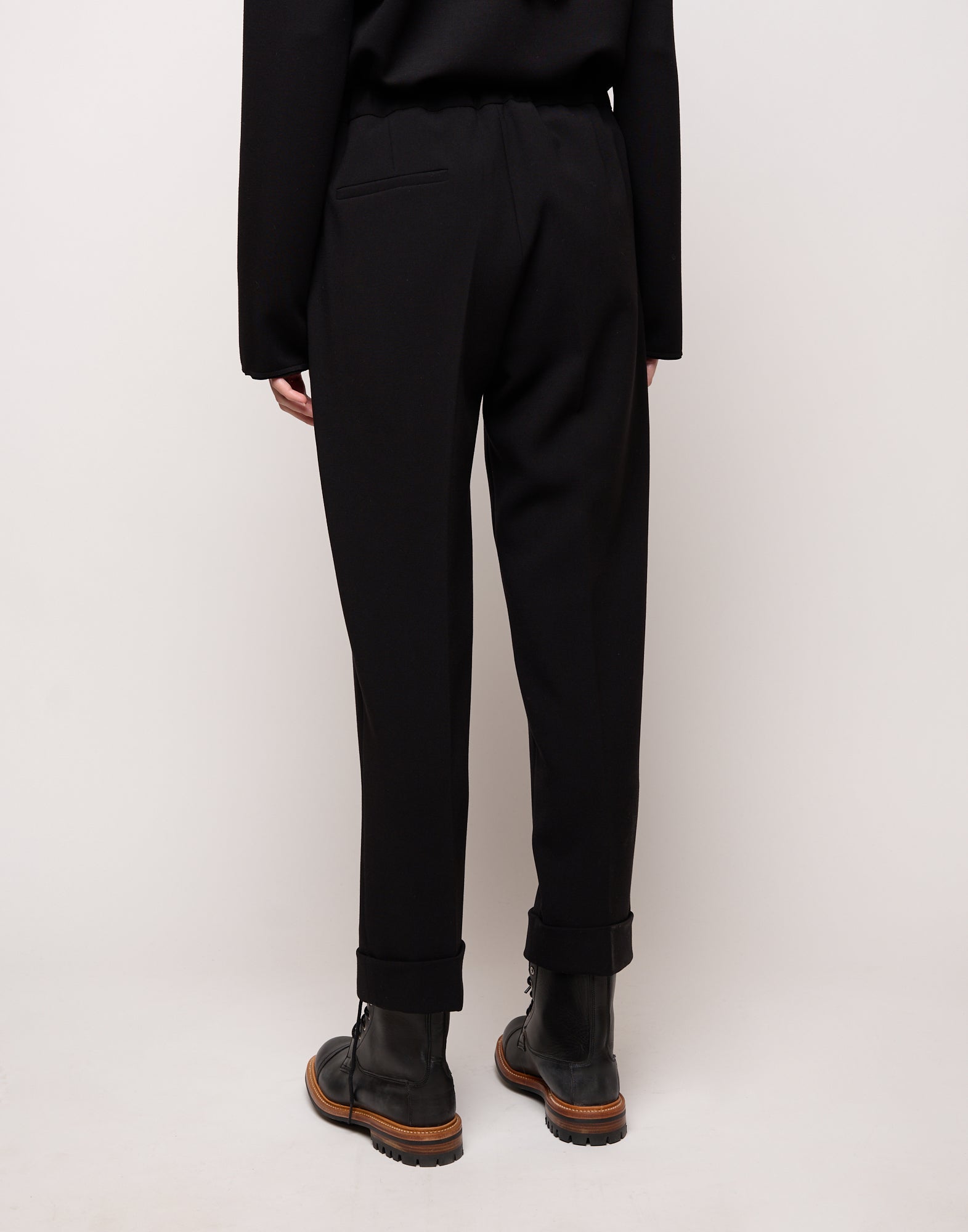 DOUUOD Pantalone a Sigaretta con Risvolto in Doppio Crepe Stretch Nero