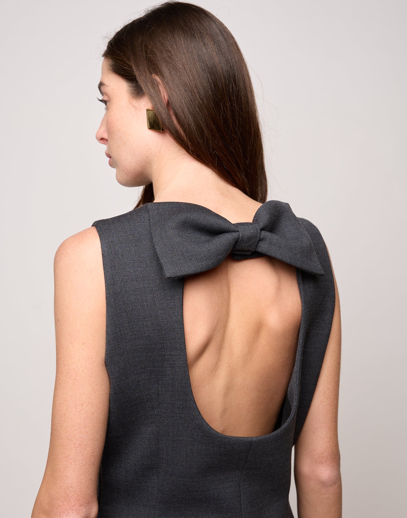 DOUUOD Mini Abito Aderente con Schiena Nuda e Fiocco Antracite