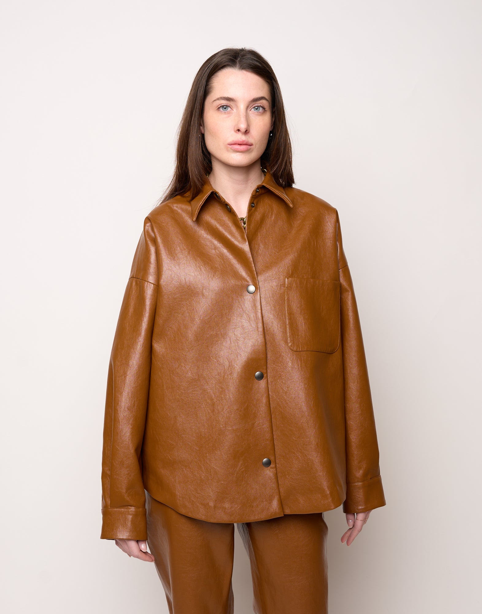 DOUUOD Camicia Ampia in Ecopelle Old Whisky