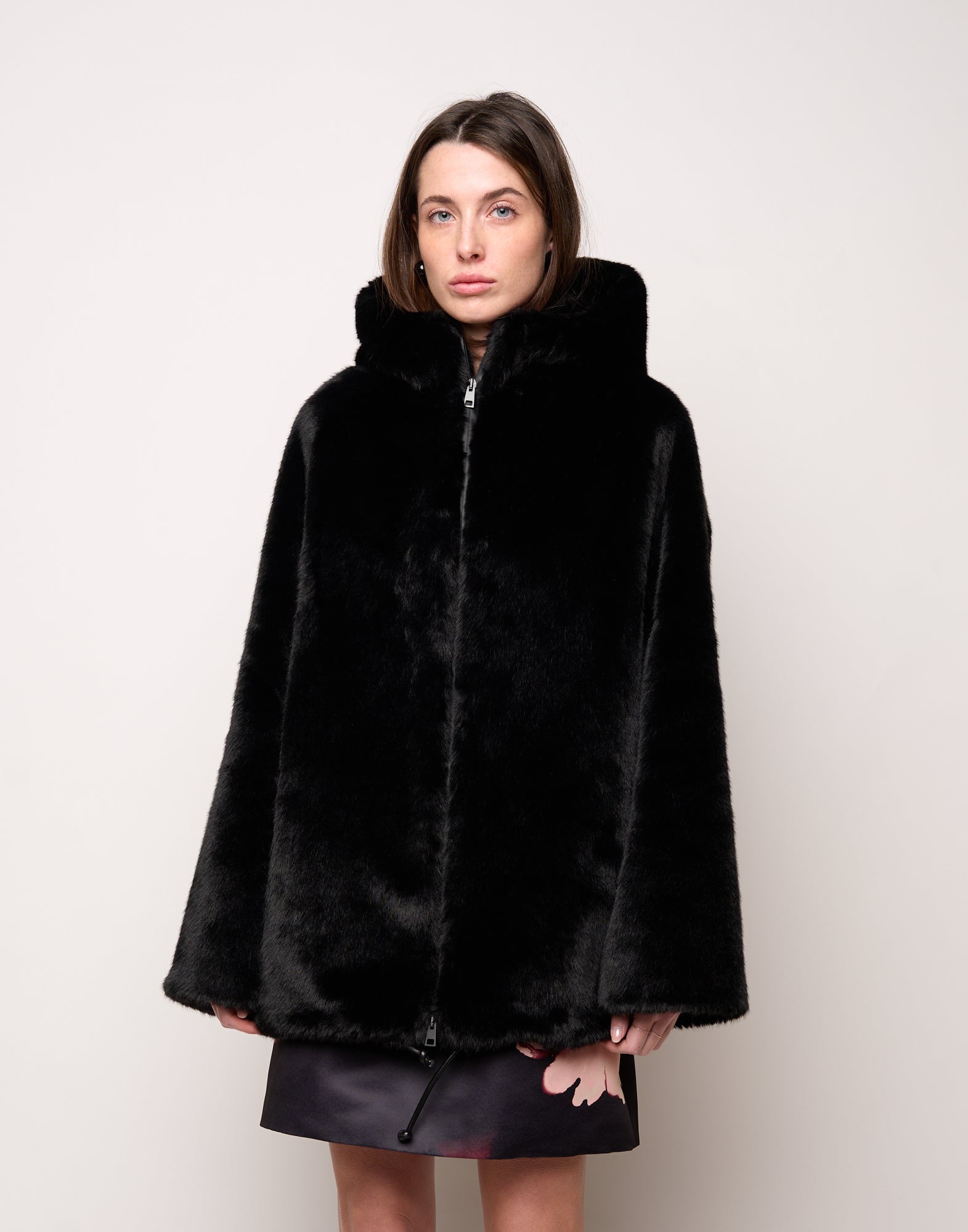 DOUUOD Parka con Cappuccio e Coulisse al Fondo in Eco Pelliccia Nero
