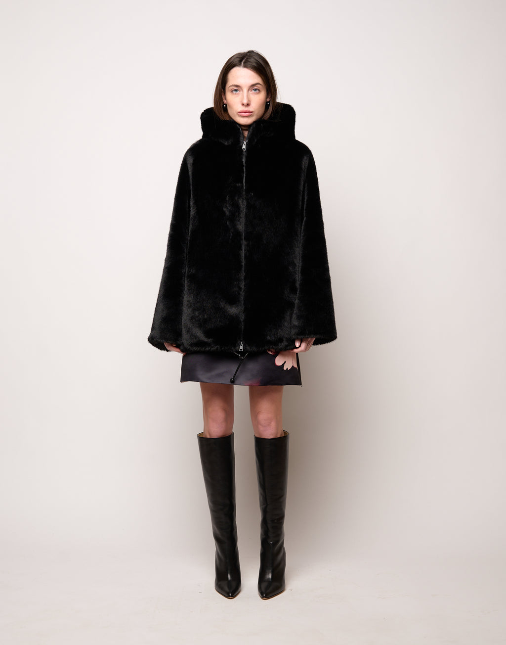 DOUUOD Parka con Cappuccio e Coulisse al Fondo in Eco Pelliccia Nero