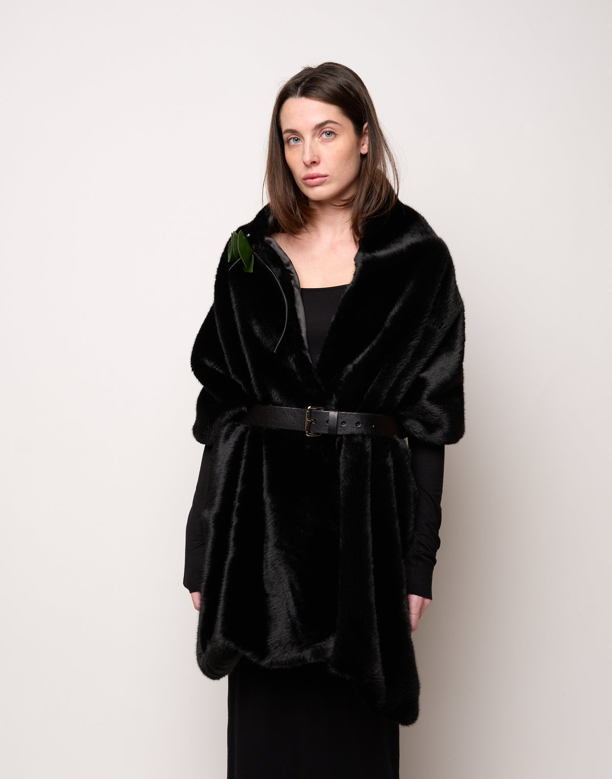 DOUUOD Stola con Gancio in Eco Pelliccia Nero