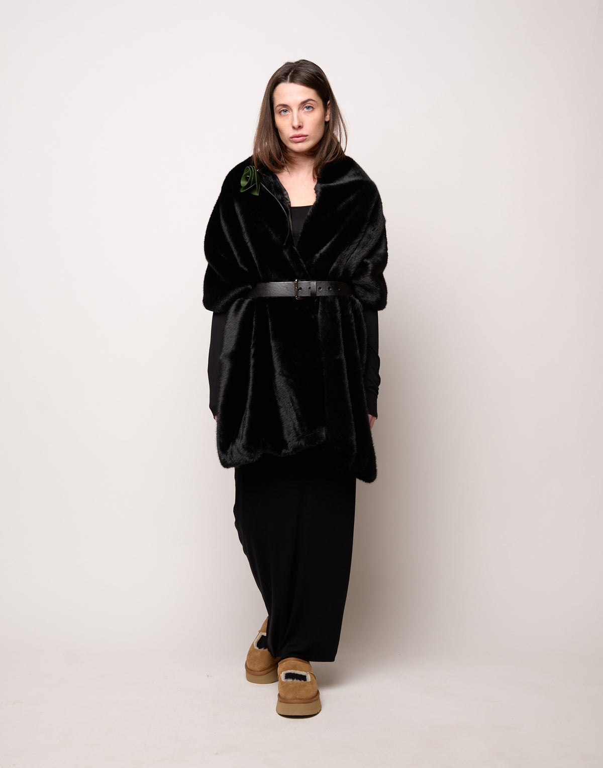 DOUUOD Stola con Gancio in Eco Pelliccia Nero