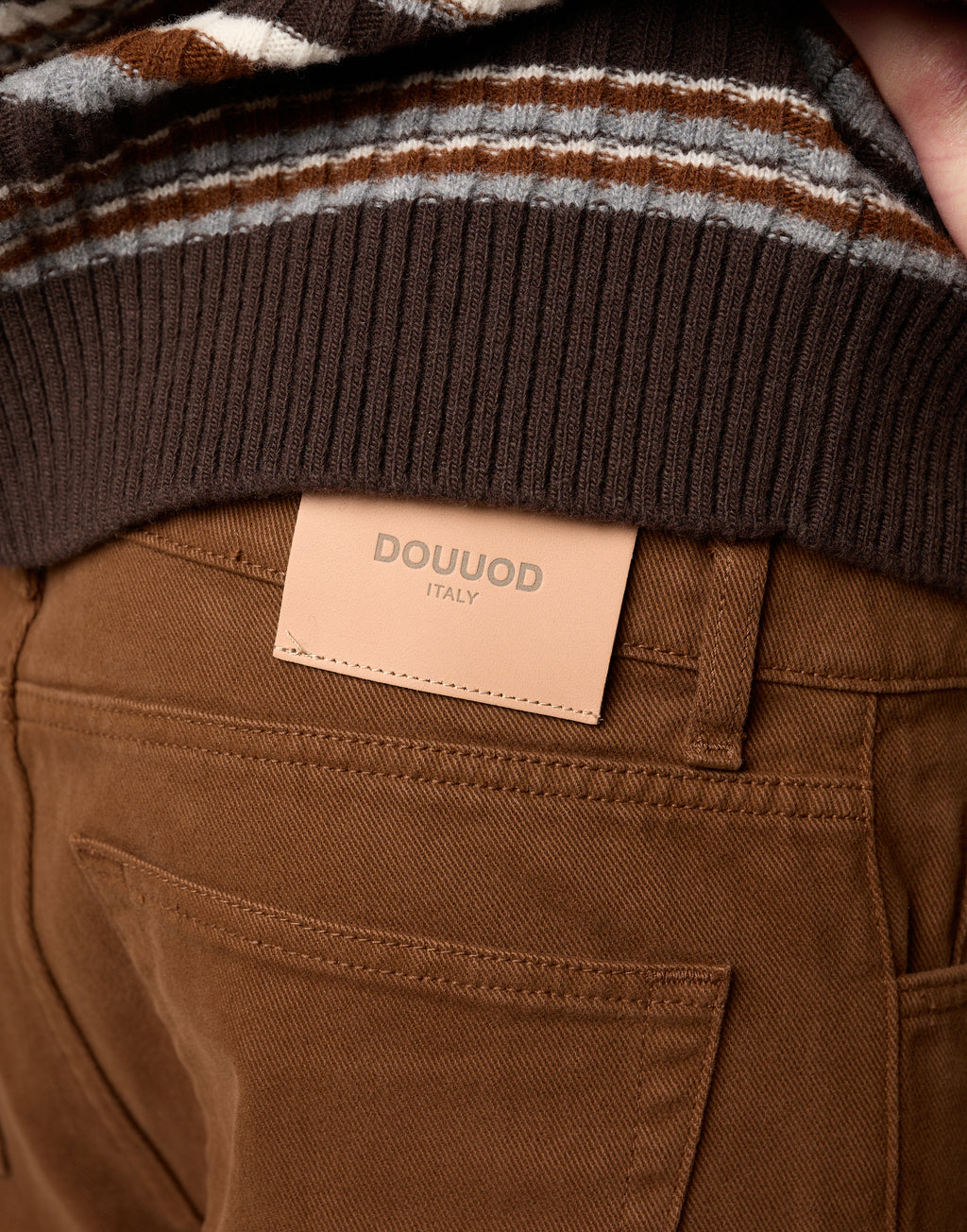 DOUUOD Pantalone Ampio Cropped Genderless in Drill di Cotone Caramello