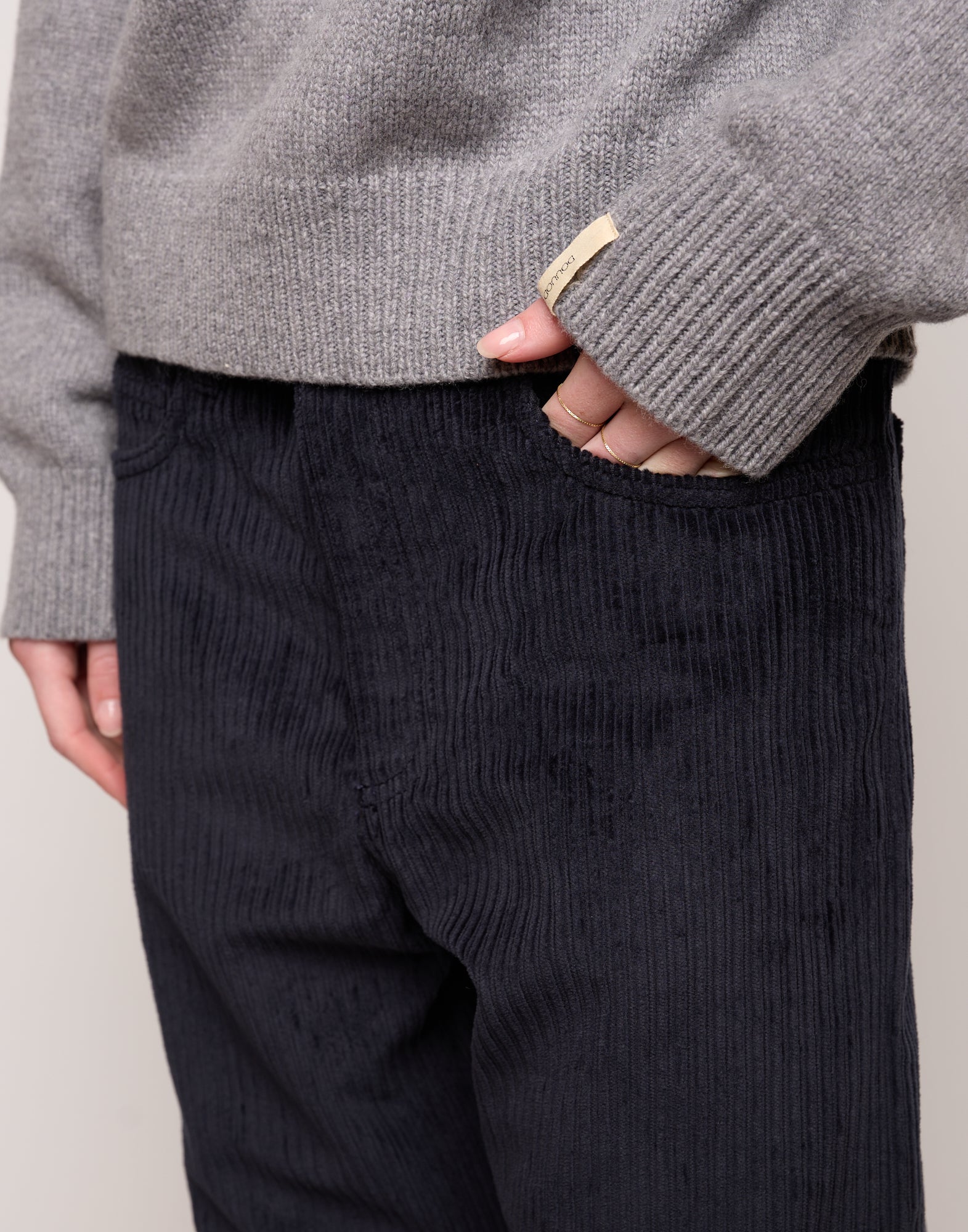 DOUUOD Pantalone Ampio Cropped Genderless in Velluto a Costa Larga Blu
