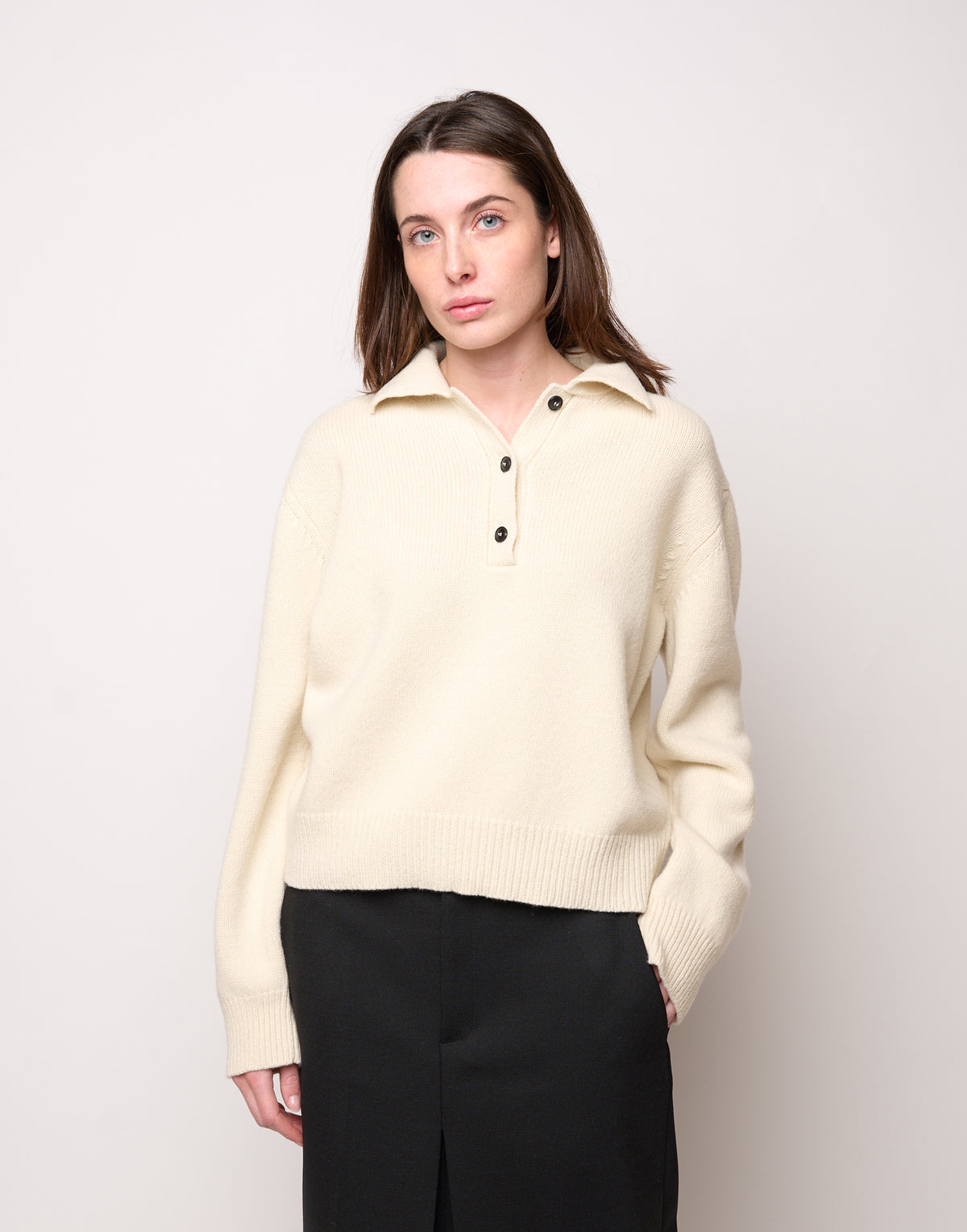 DOUUOD Maglia Polo Cropped in Lana e Cashmere Panna