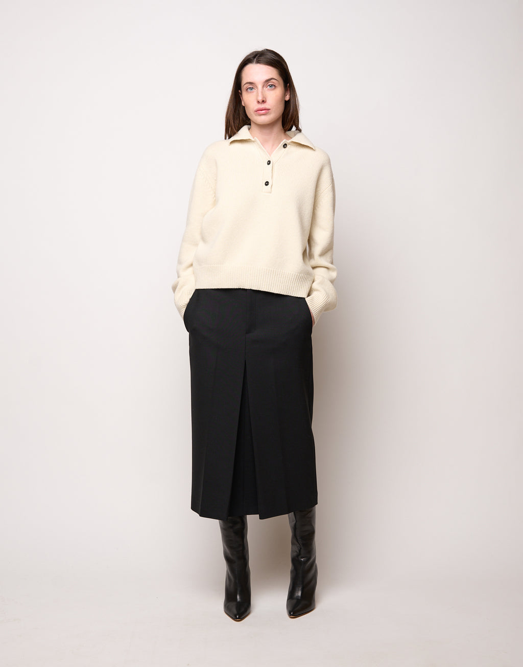 DOUUOD Maglia Polo Cropped in Lana e Cashmere Panna