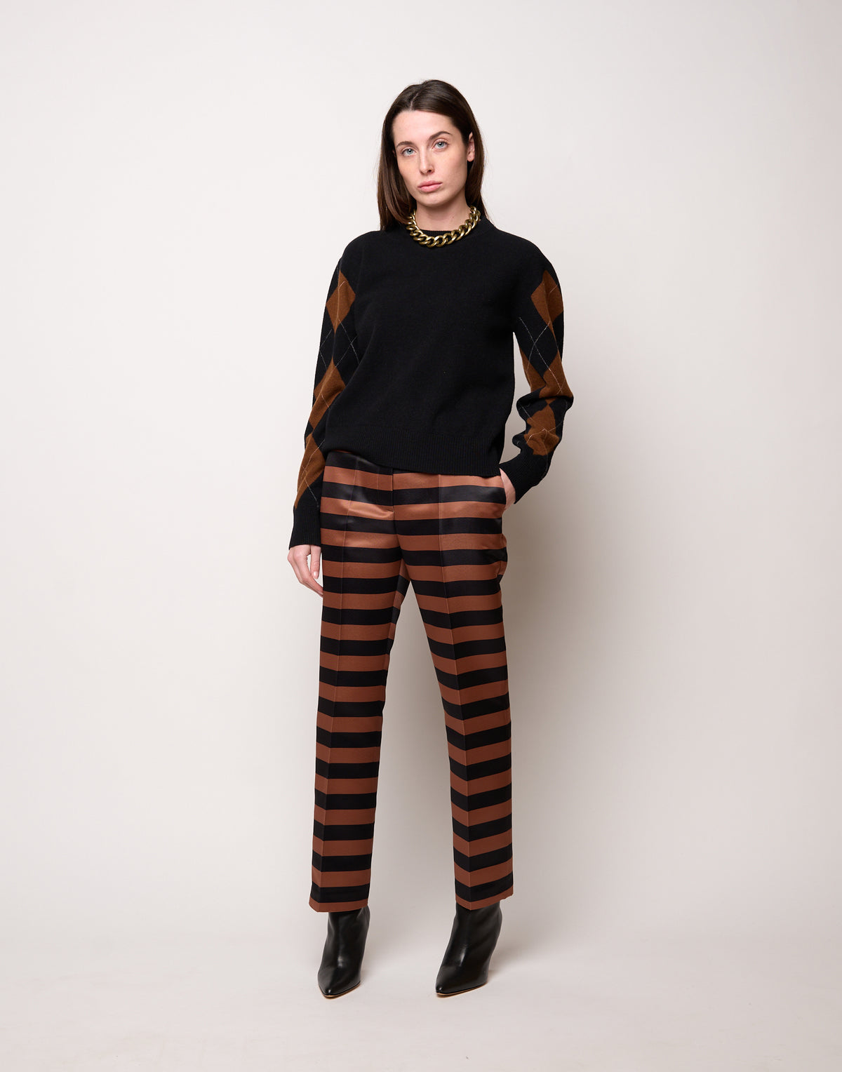 DOUUOD Maglia Girocollo con Intarsio Argyle Nero/Castagna