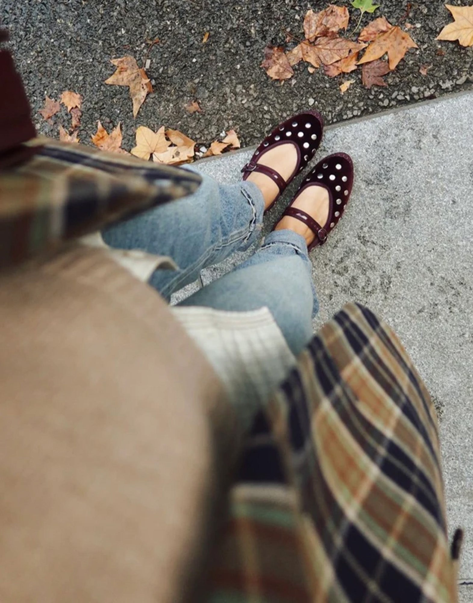 FLABELUS Ballerine in Velluto Bordeaux con Borchie