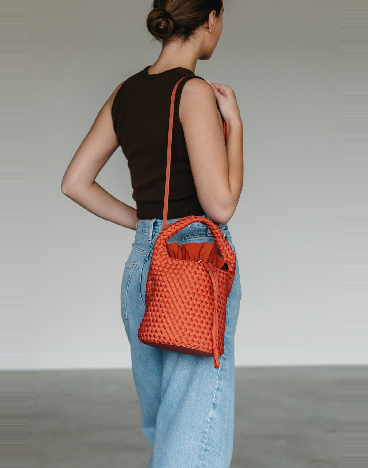 MARREA Borsa a Cestino Basket in Neoprene Intrecciato Chili Pepper