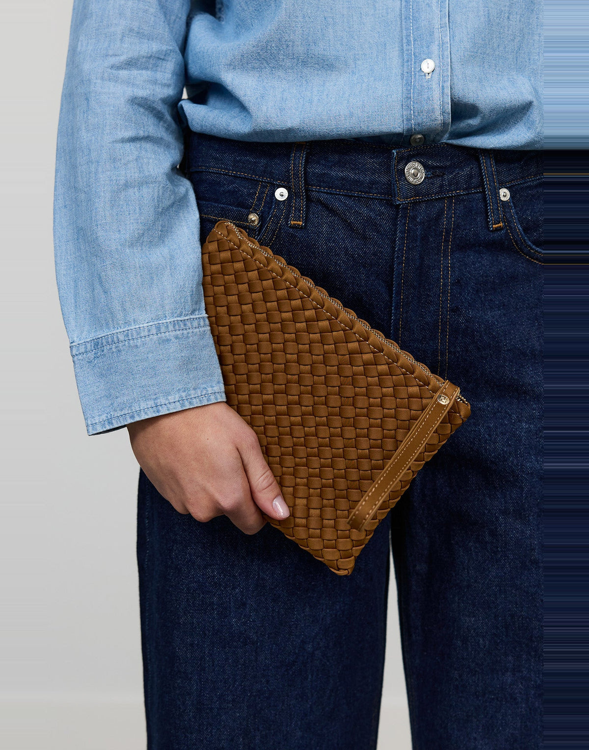MARREA Pochette Clutch in Neoprene Intrecciato Caramel Caffè