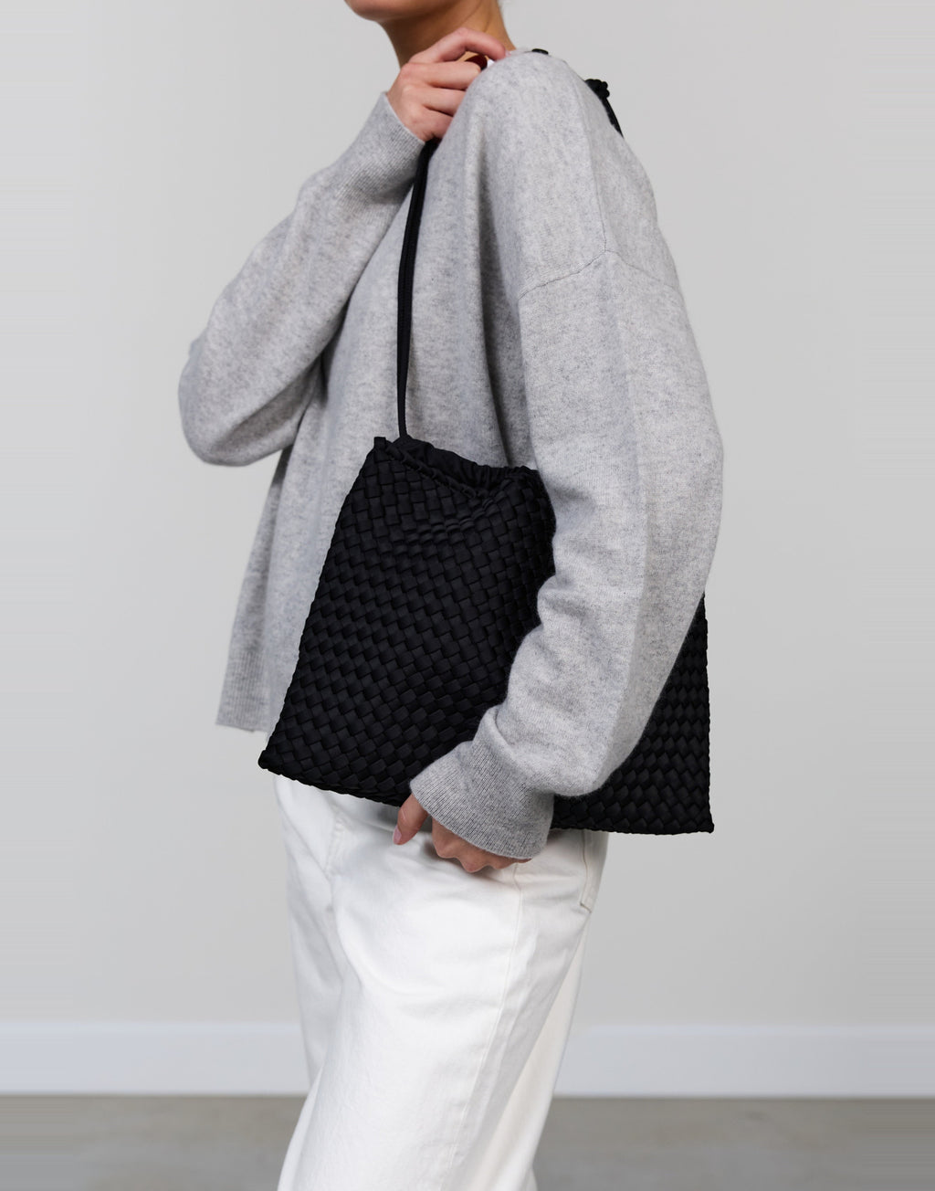 MARREA Borsa Multi in Neoprene Intrecciato di Nero