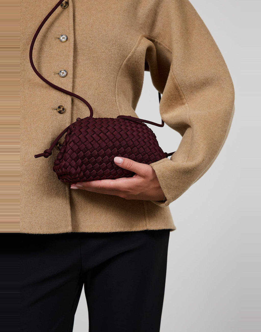 MARREA Borsa a Tracolla Pouch Mini in Neoprene Intrecciato Inkberry