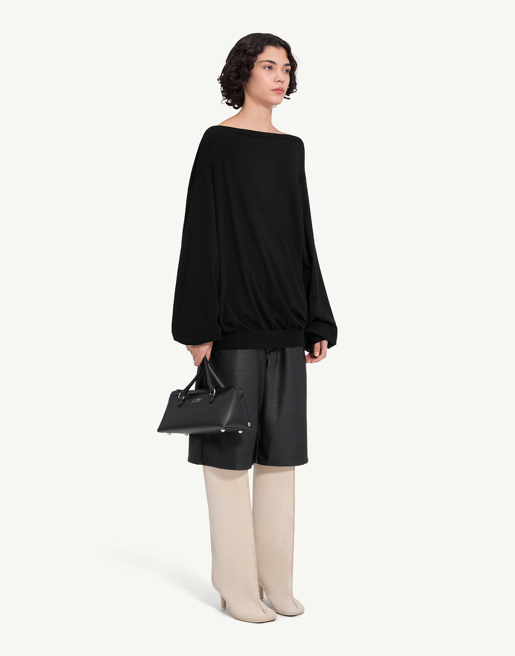 MM6 MAISON MARGIELA Maglia Asimmetrica a Maniche Lunghe Nera