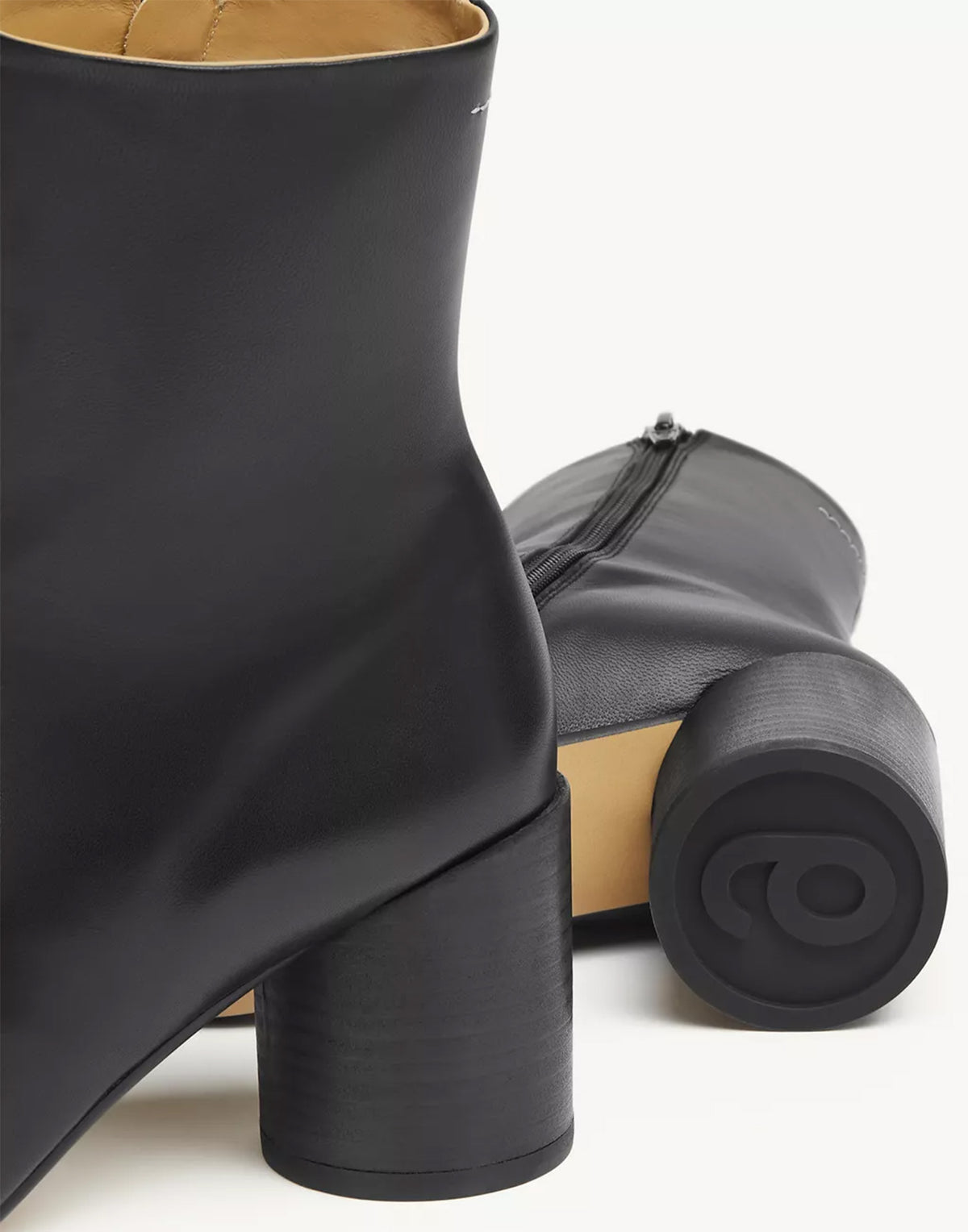 MM6 MAISON MARGIELA Stivaletti Anatomici In Nappa Nera Con Tacco