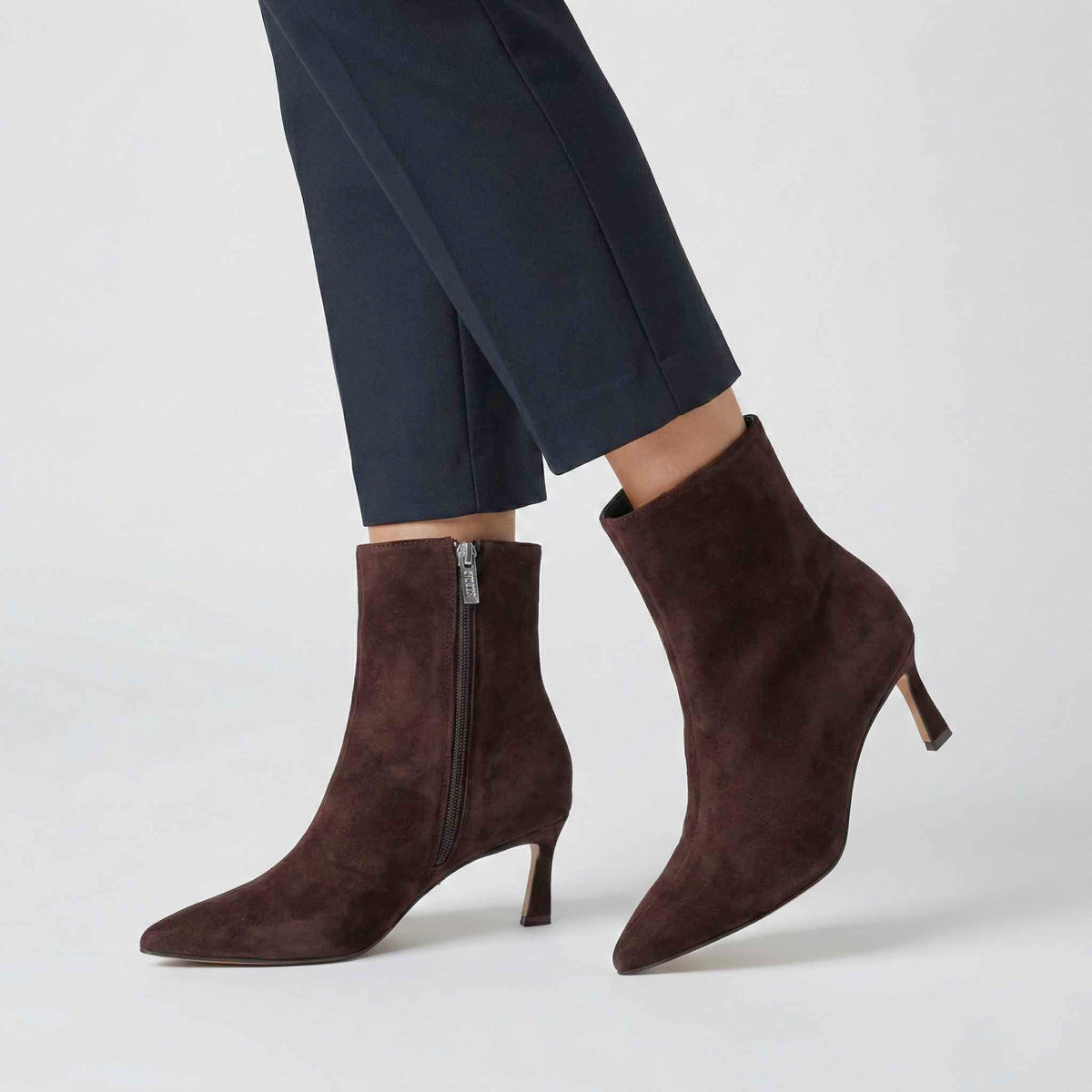 STEVE MADDEN Stivaletti Lulah a Punta con Tacco Ground Coffee Suede
