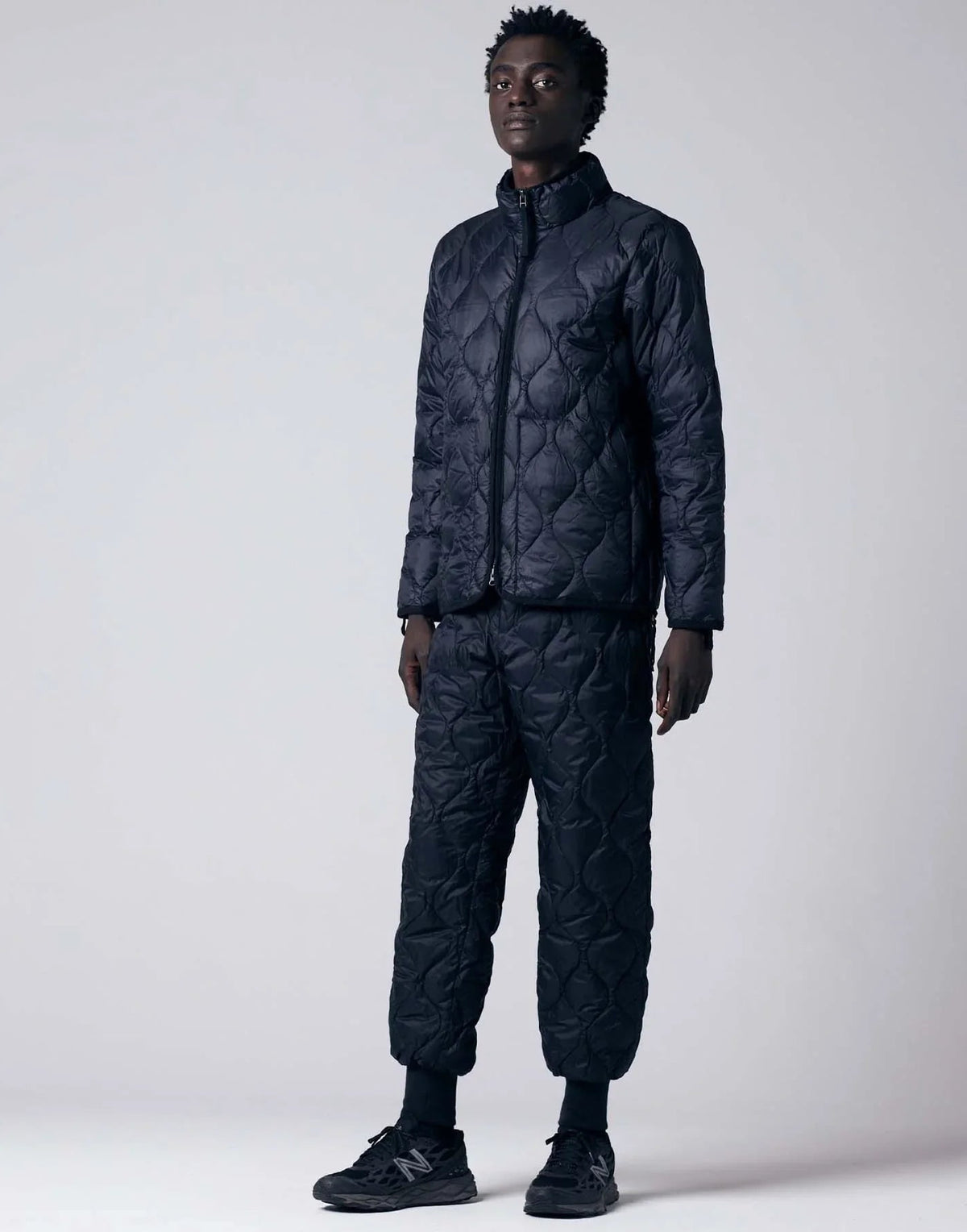 TAION Piumino Military con Collo Alto e Doppia Zip Nero