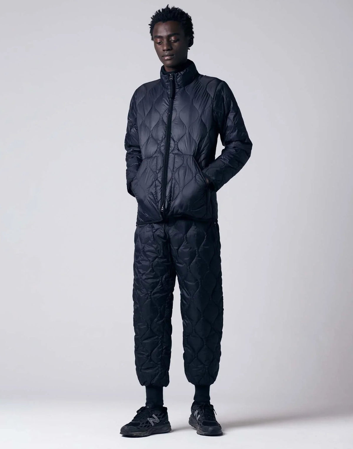 TAION Piumino Military con Collo Alto e Doppia Zip Nero