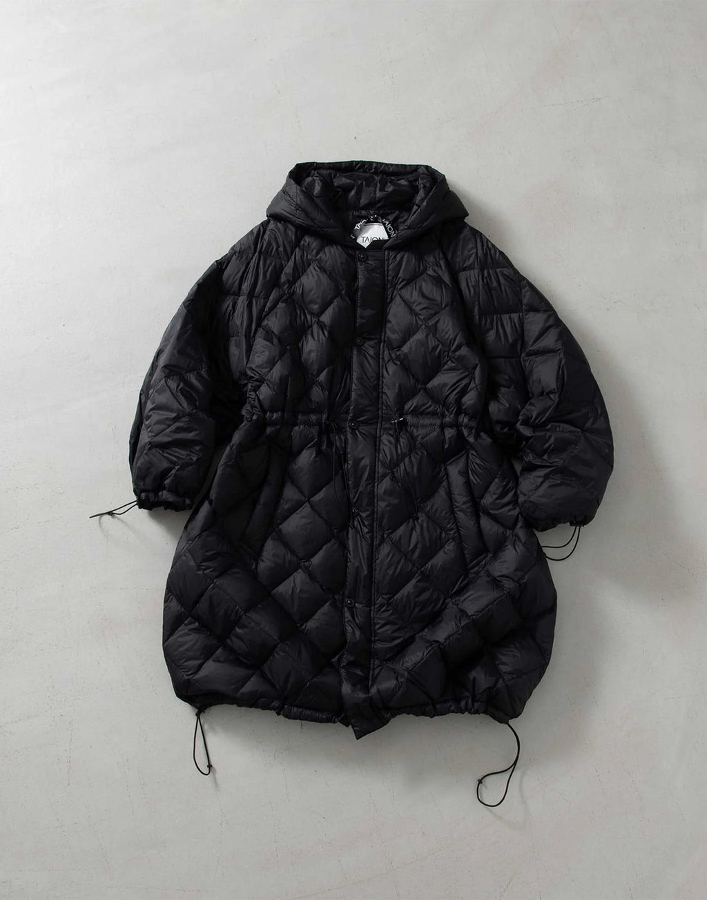 TAION City Sleeve Down Cape Black