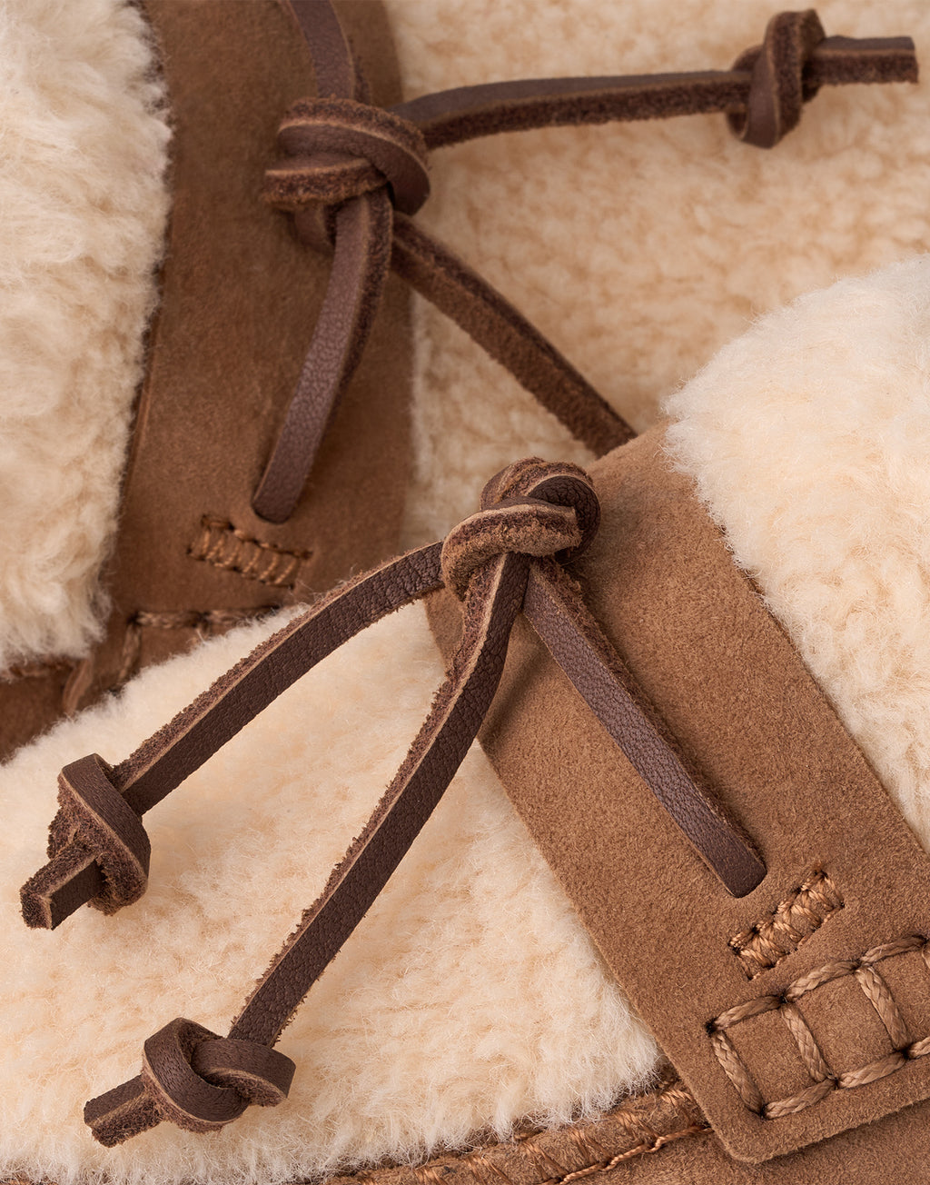 UGG Zora Mocassini in Camoscio Chestnut