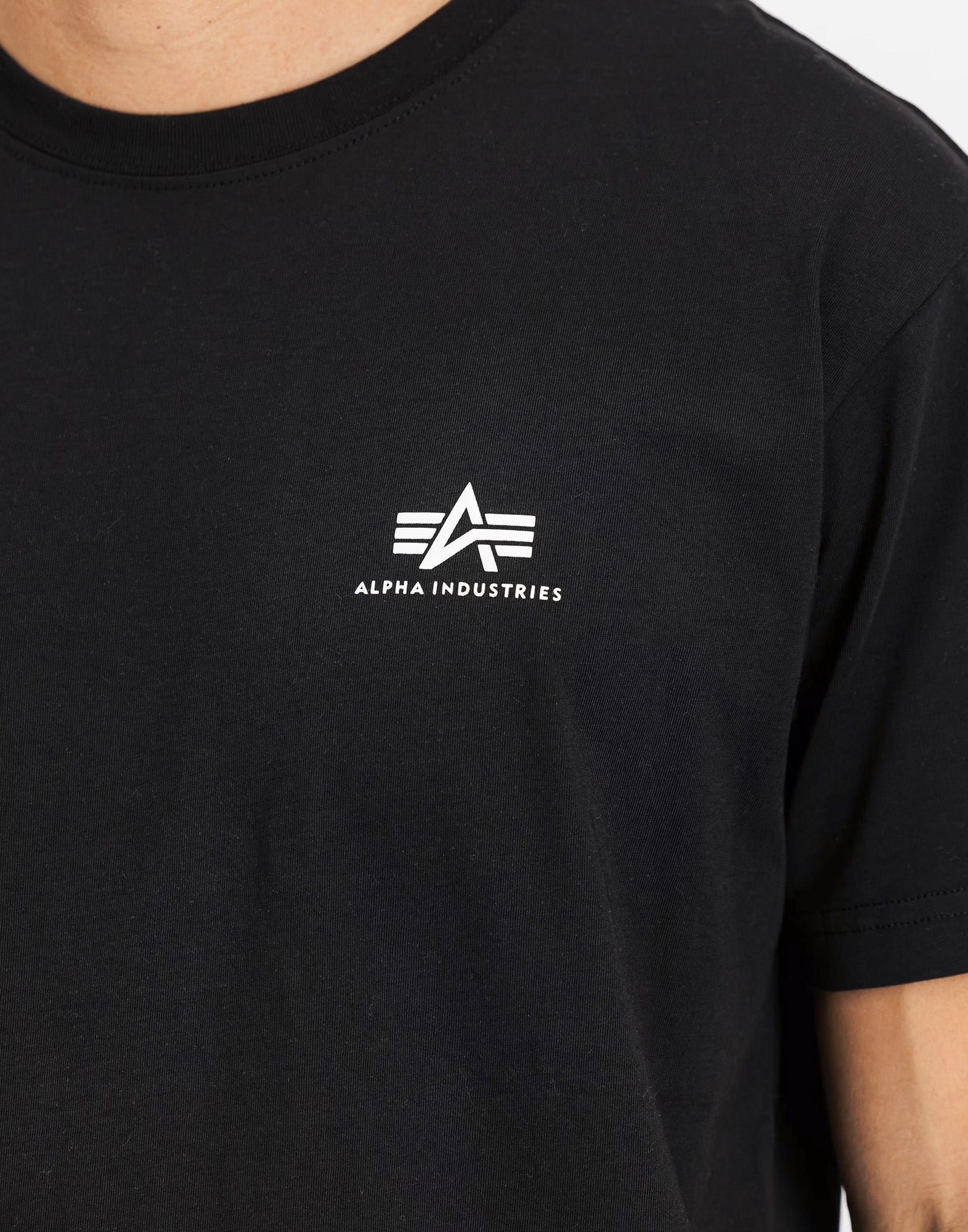 ALPHA INDUSTRIES Basic Small Logo T-Shirt Black