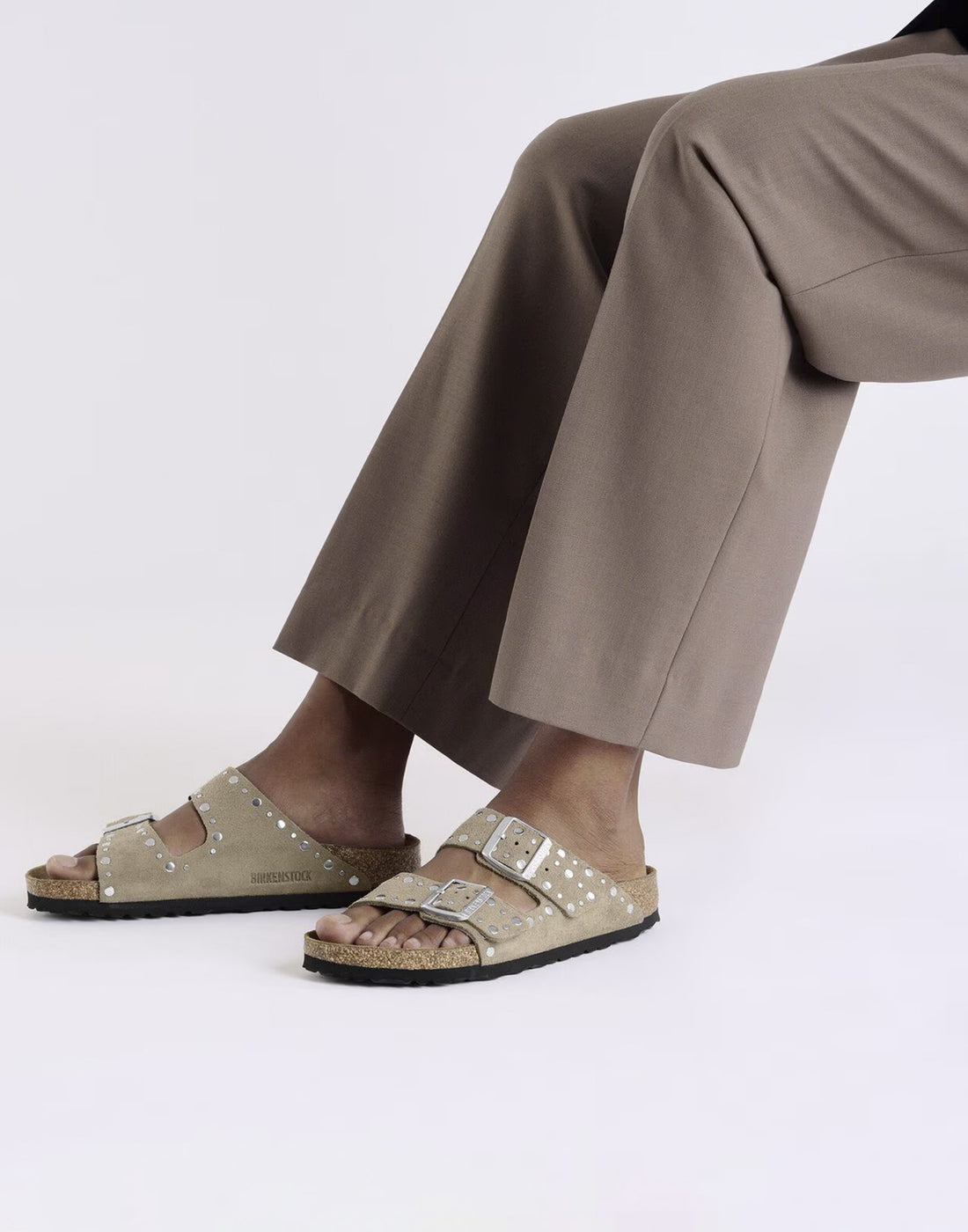 BIRKENSTOCK Arizona Rivet in Pelle Scamosciata Taupe