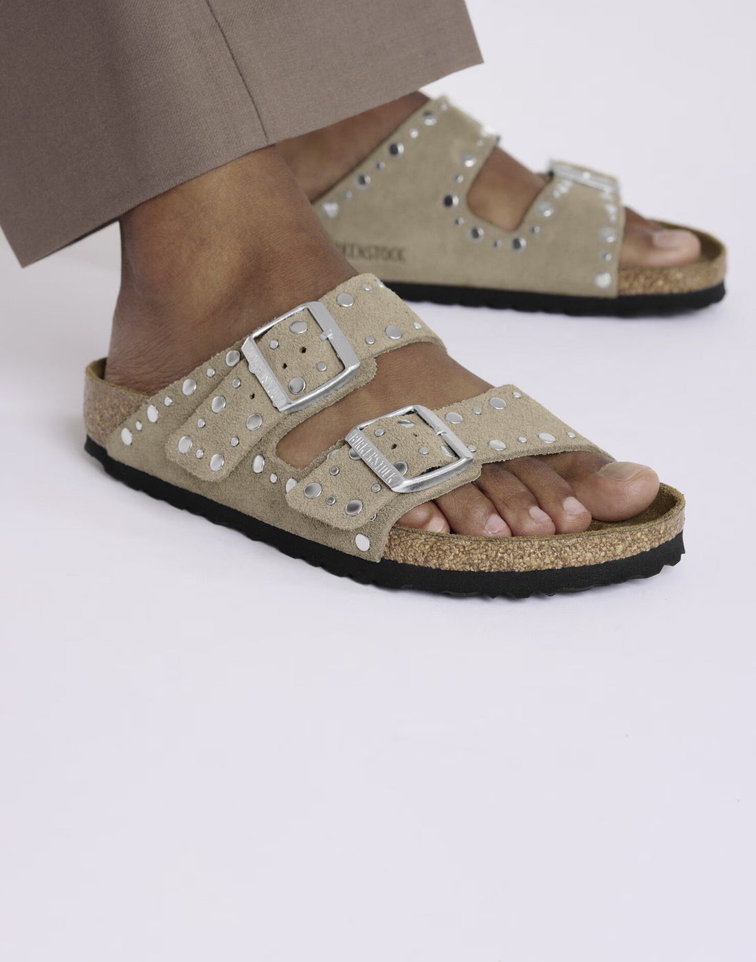 BIRKENSTOCK Arizona Rivet in Pelle Scamosciata Taupe