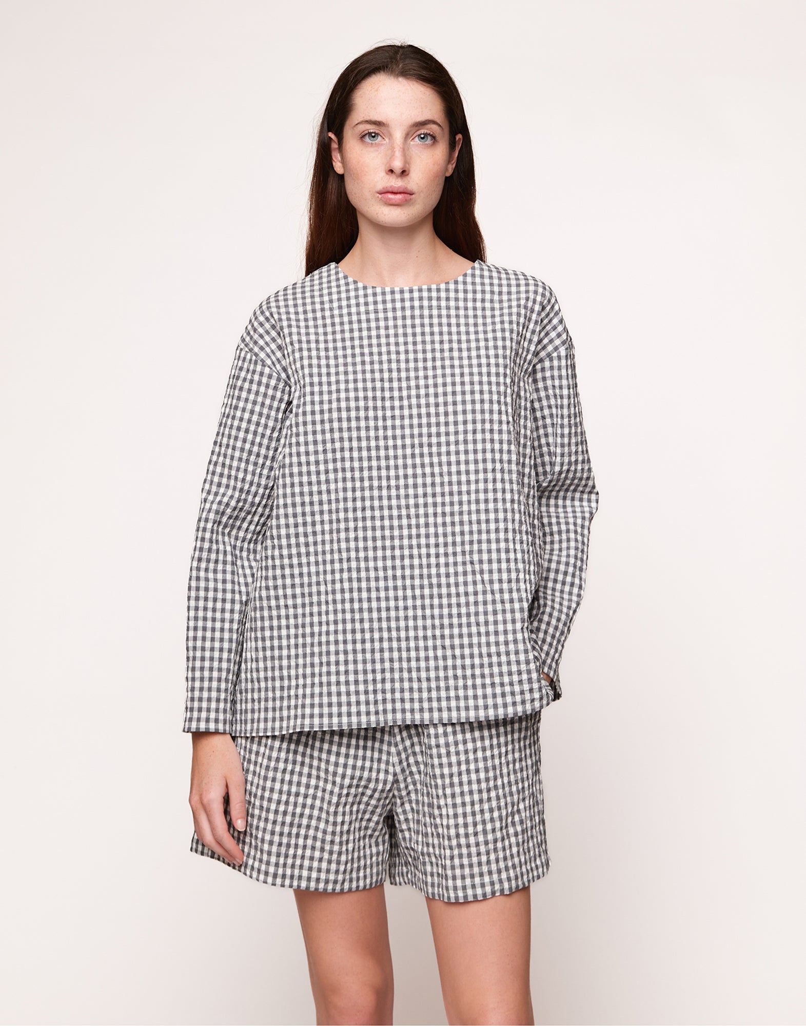 DOUUOD Blusa Boxy a Manica Lunga in Vichy Embossed Off White/Steel