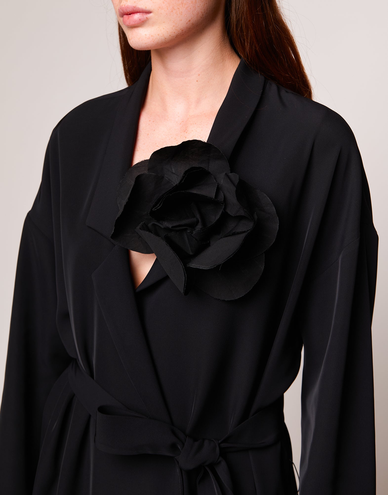DOUUOD Trench Decostruito in Cady Fluido Nero