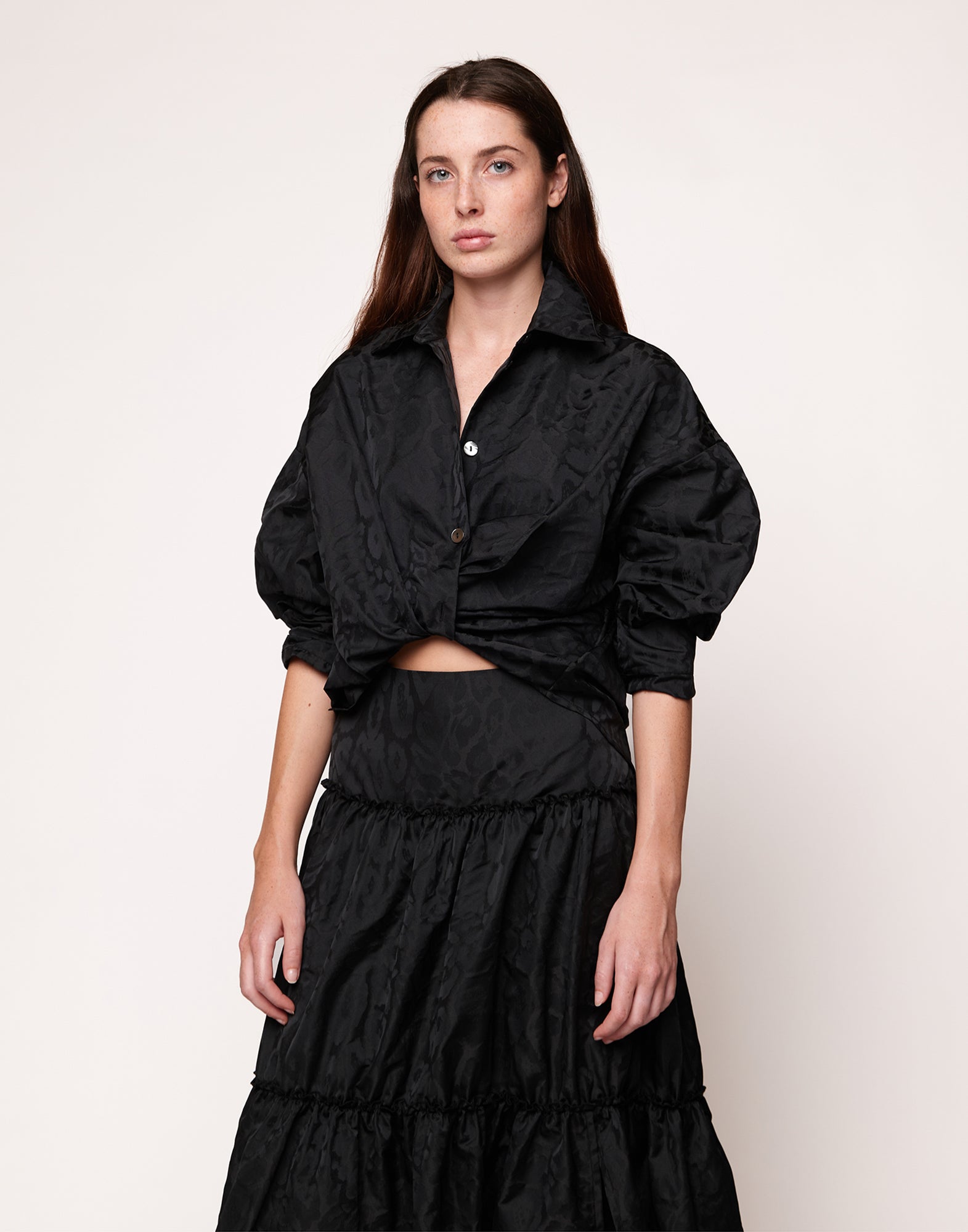 DOUUOD Camicia Boxy in Taffetas Jacquard Maculato Nero