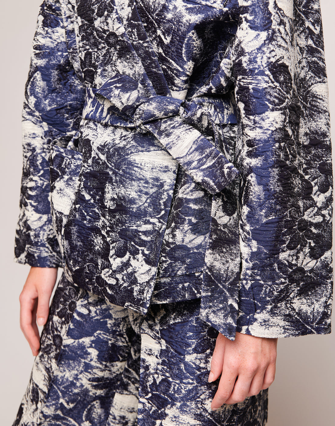 DOUUOD Giacca Kimono in Jacquard Zaffiro
